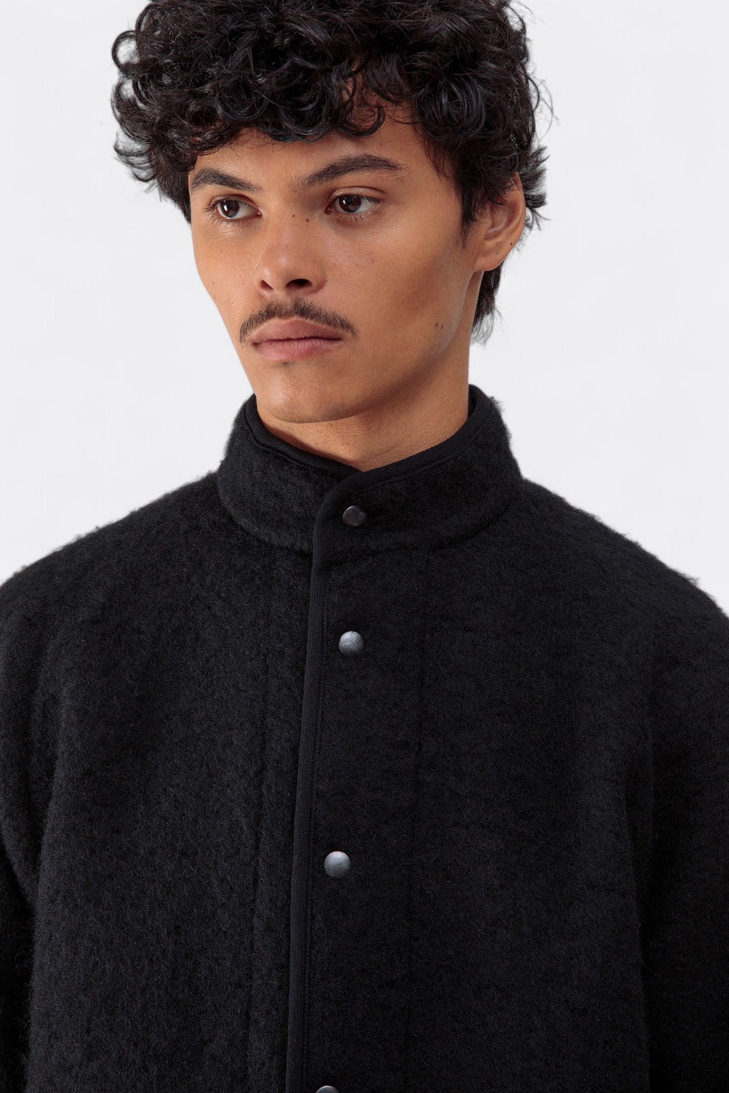 Arpenteur - Contour J (Black)