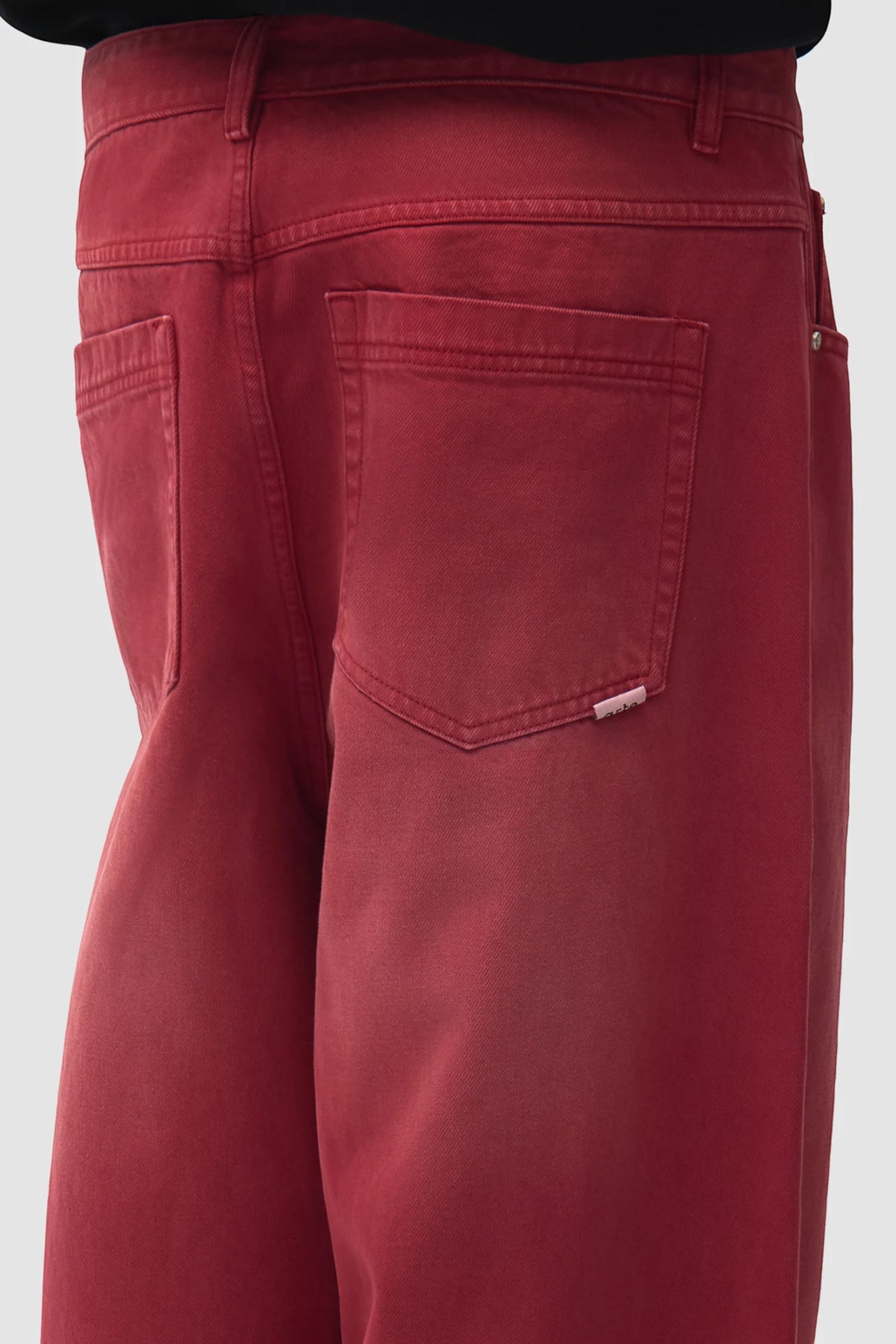 ARTE ANTWERP Washed Ease Denim Red | Edgar Bdx