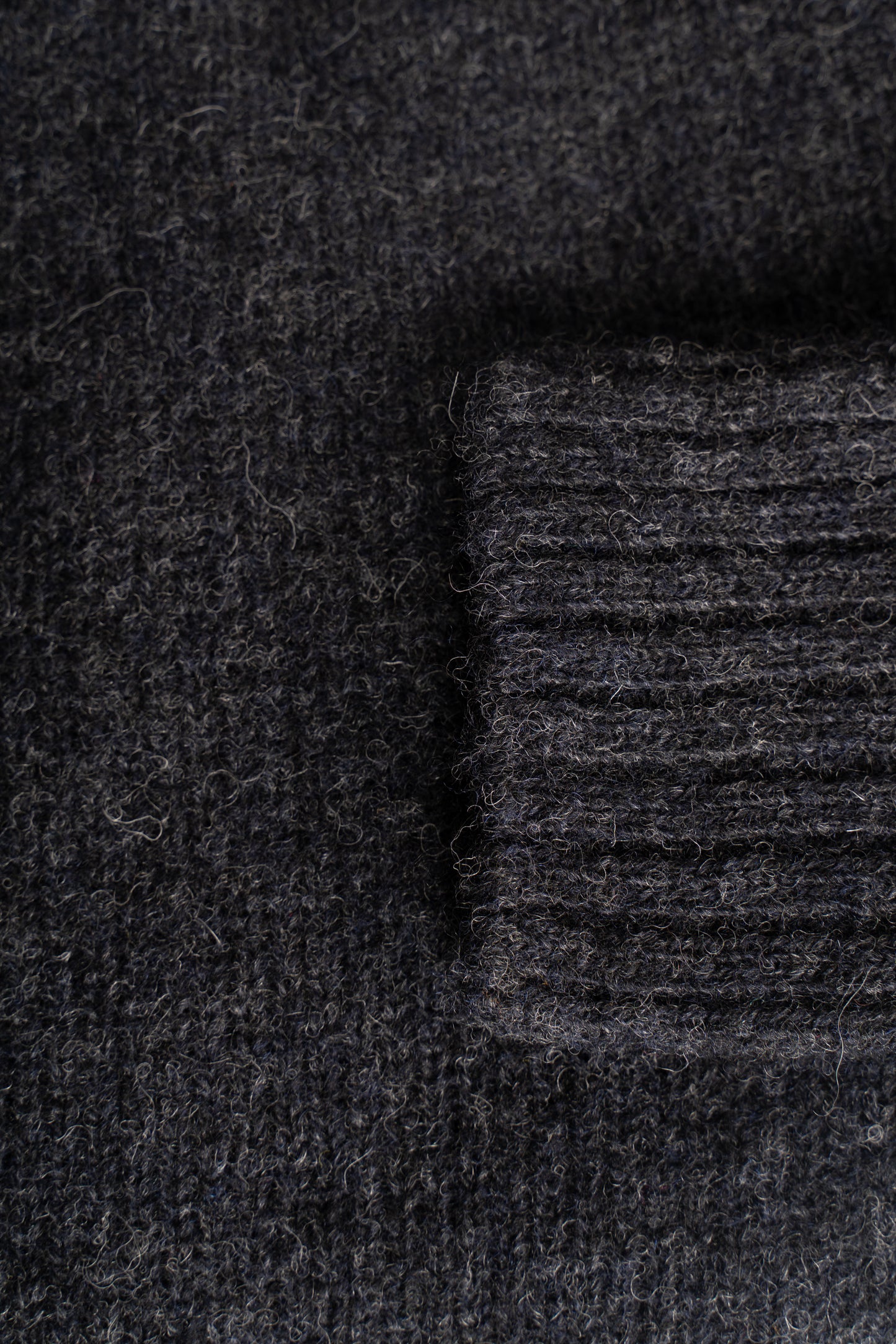 Harley Of Scotland - Pull Shetland Col Rond (Charcoal)