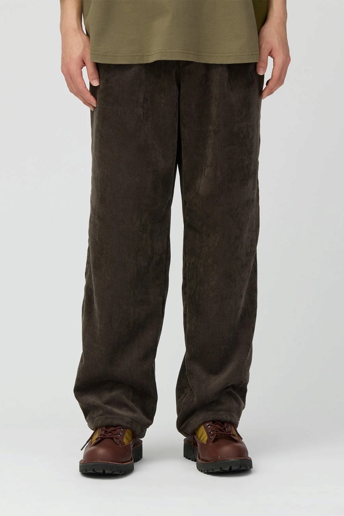SNOW PEAK Technical Corduroy Pant Dark Brown | Pantalon | Edgar Bdx