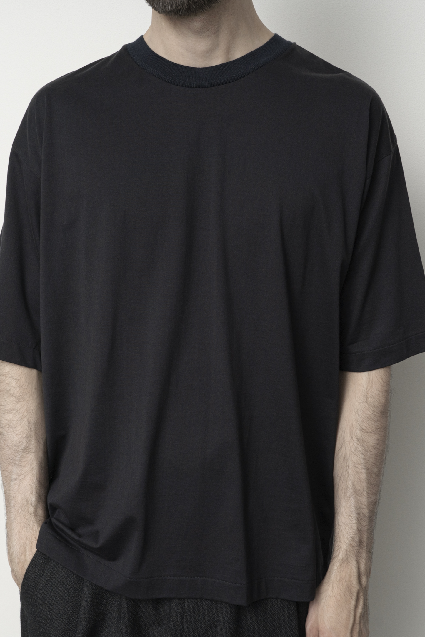 Still By Hand - T-Shirt Maille Côtelée Black Navy