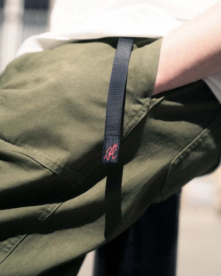 Collection Gramicci - Vêtements outdoor japonais premium, pantalons d'escalade et streetwear technique