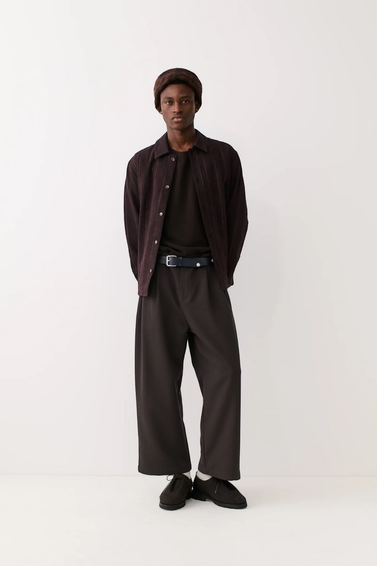 A KIND OF GUISE Cullu Overshirt Black Wine Line | Edgar Bdx