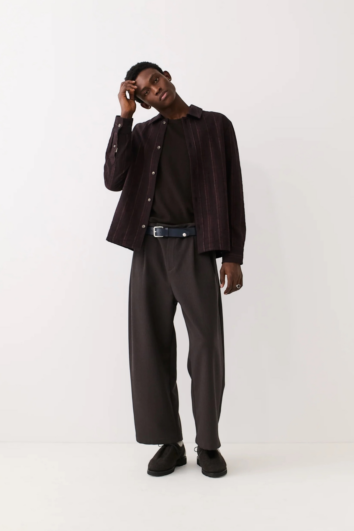 A KIND OF GUISE Cullu Overshirt Black Wine Line | Edgar Bdx