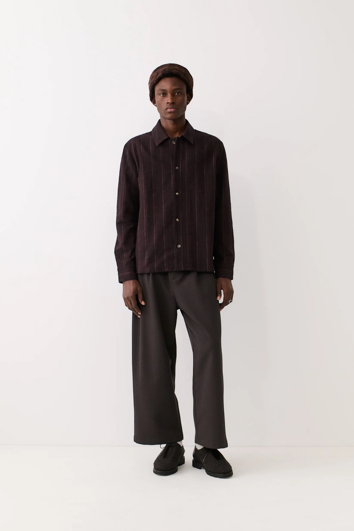 A KIND OF GUISE Cullu Overshirt Black Wine Line | Edgar Bdx