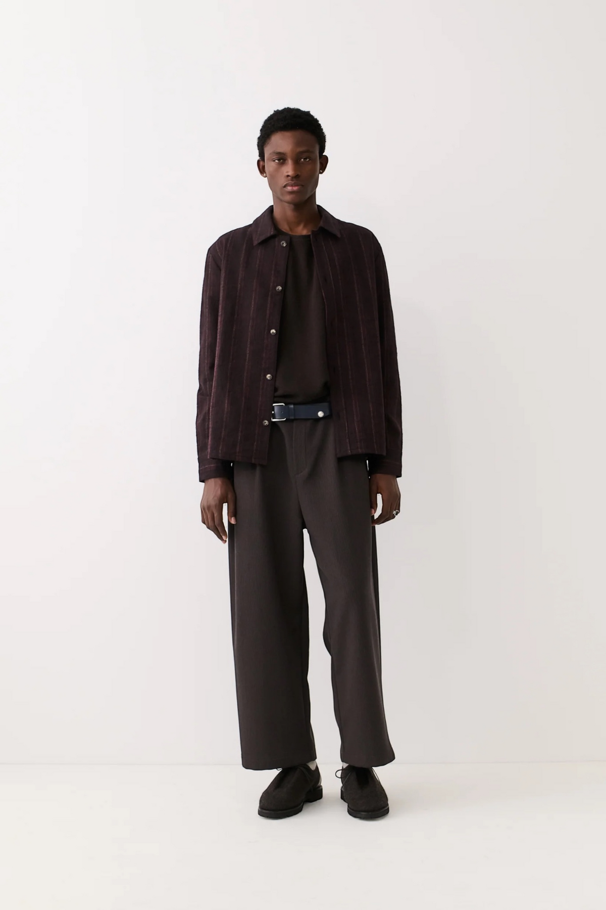 A KIND OF GUISE Cullu Overshirt Black Wine Line | Edgar Bdx