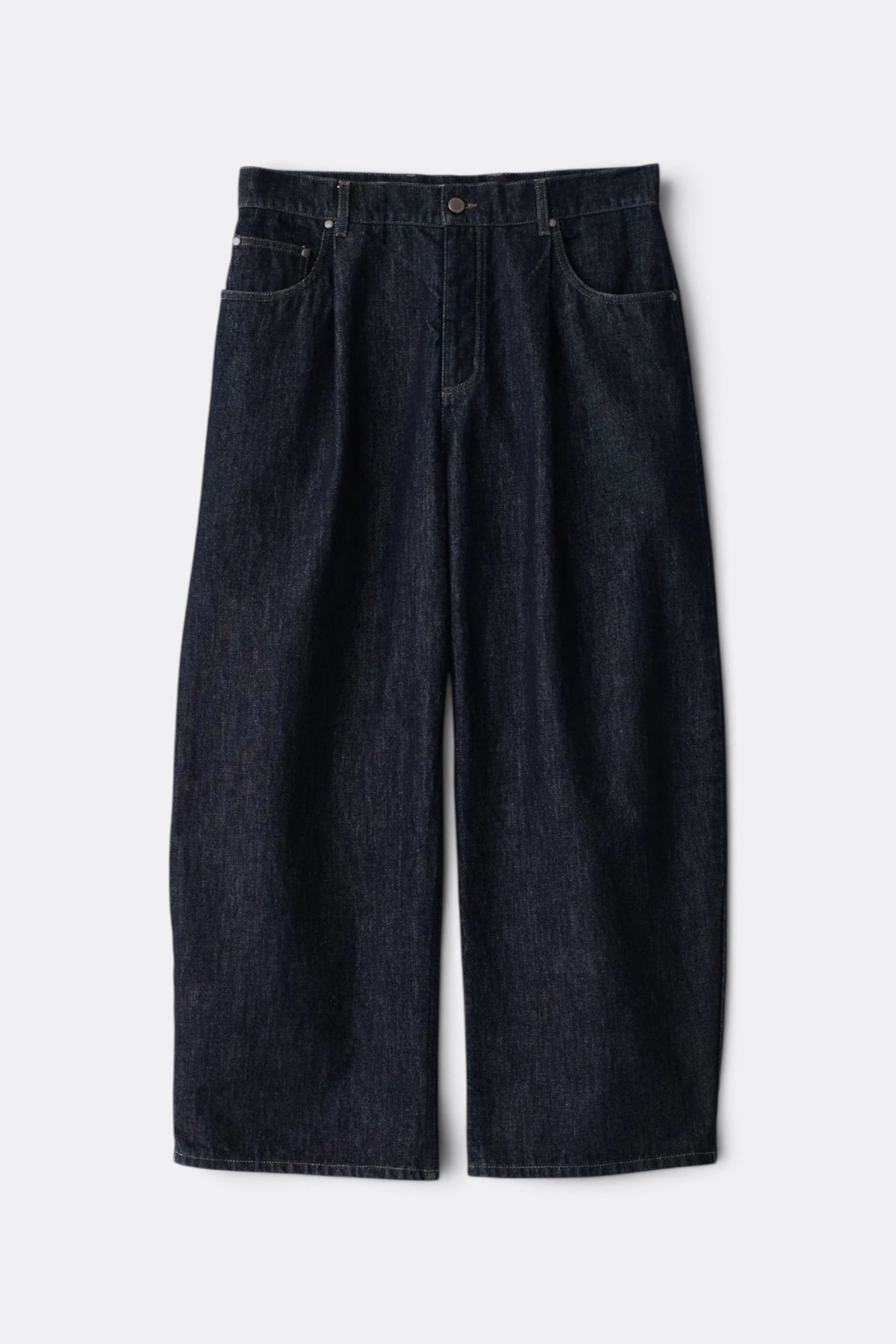 A KIND OF GUISE Duma Pleated Denim Almost Raw | Jean Plissé | Edgar Bdx