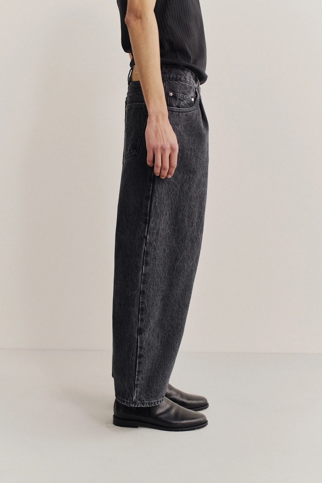 A Kind Of Guise Duma Pleated Denim Grey Denim | Jean Coton Bio Italien