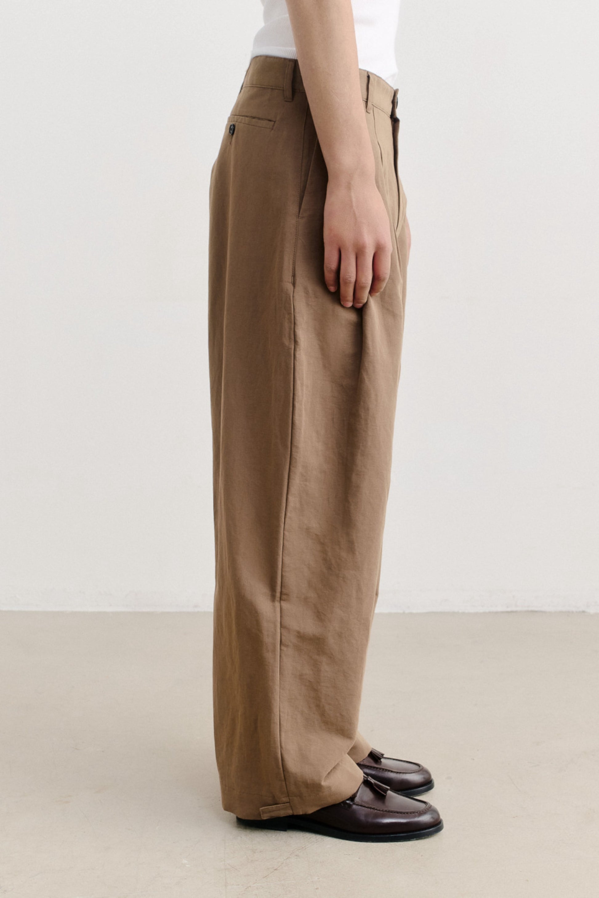 A Kind Of Guise - Flexible Wide Trousers (Brown Sugar)