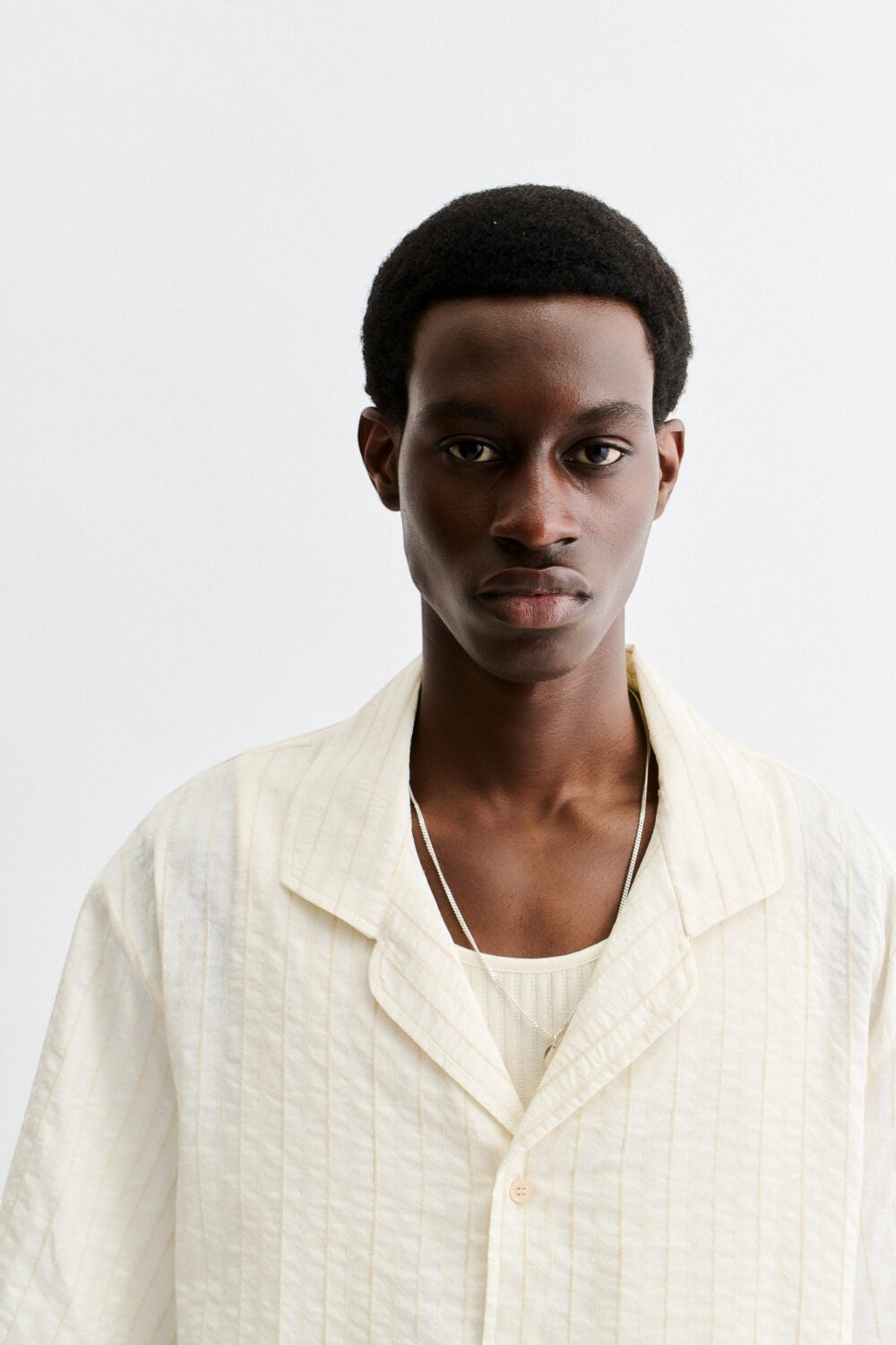 A Kind Of Guise Samata Shirt Structured Natural Stripe | Chemise Coton Soie Lin