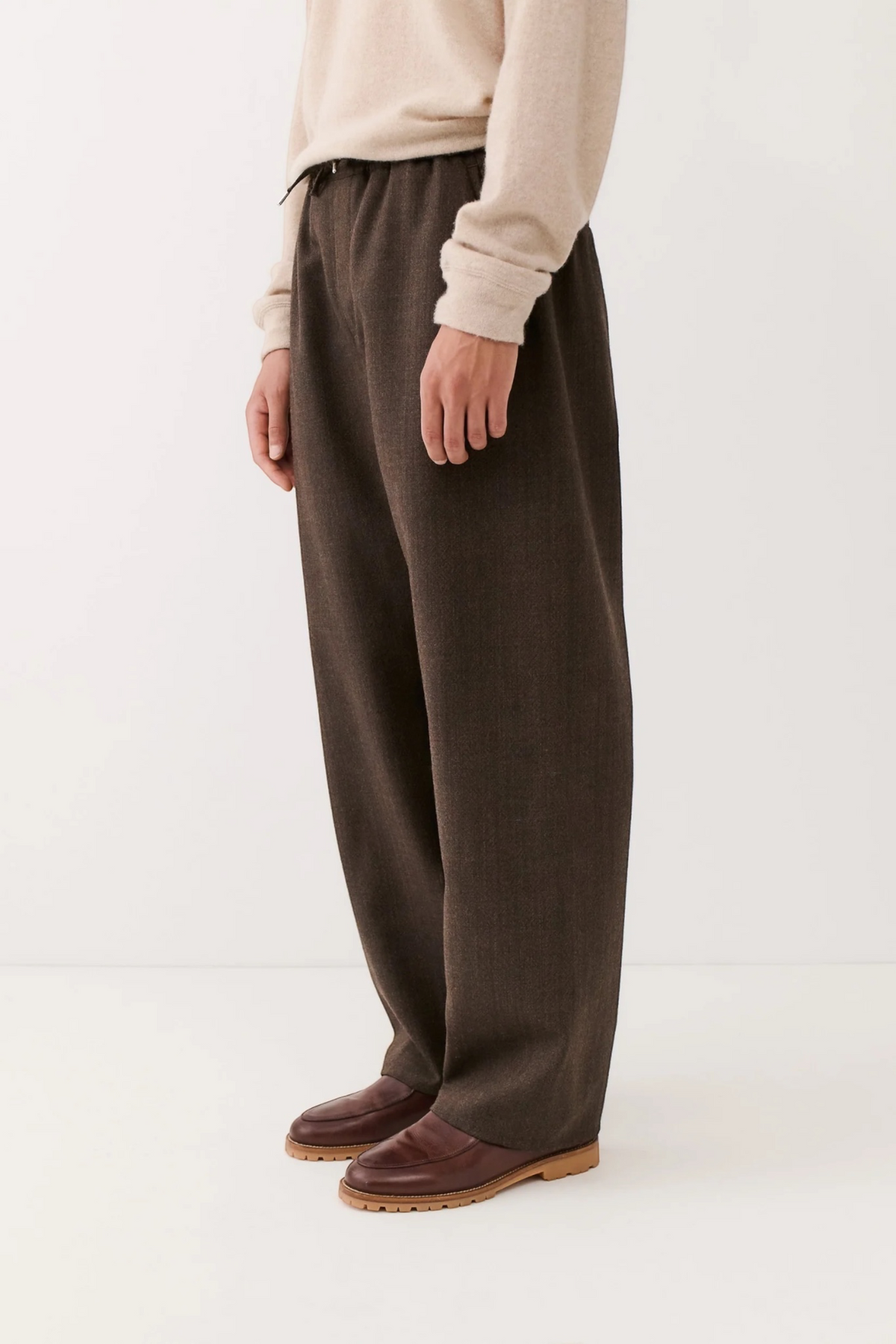 A KIND OF GUISE Samurai Trousers Smoked Ebony Melange | Edgar Bdx