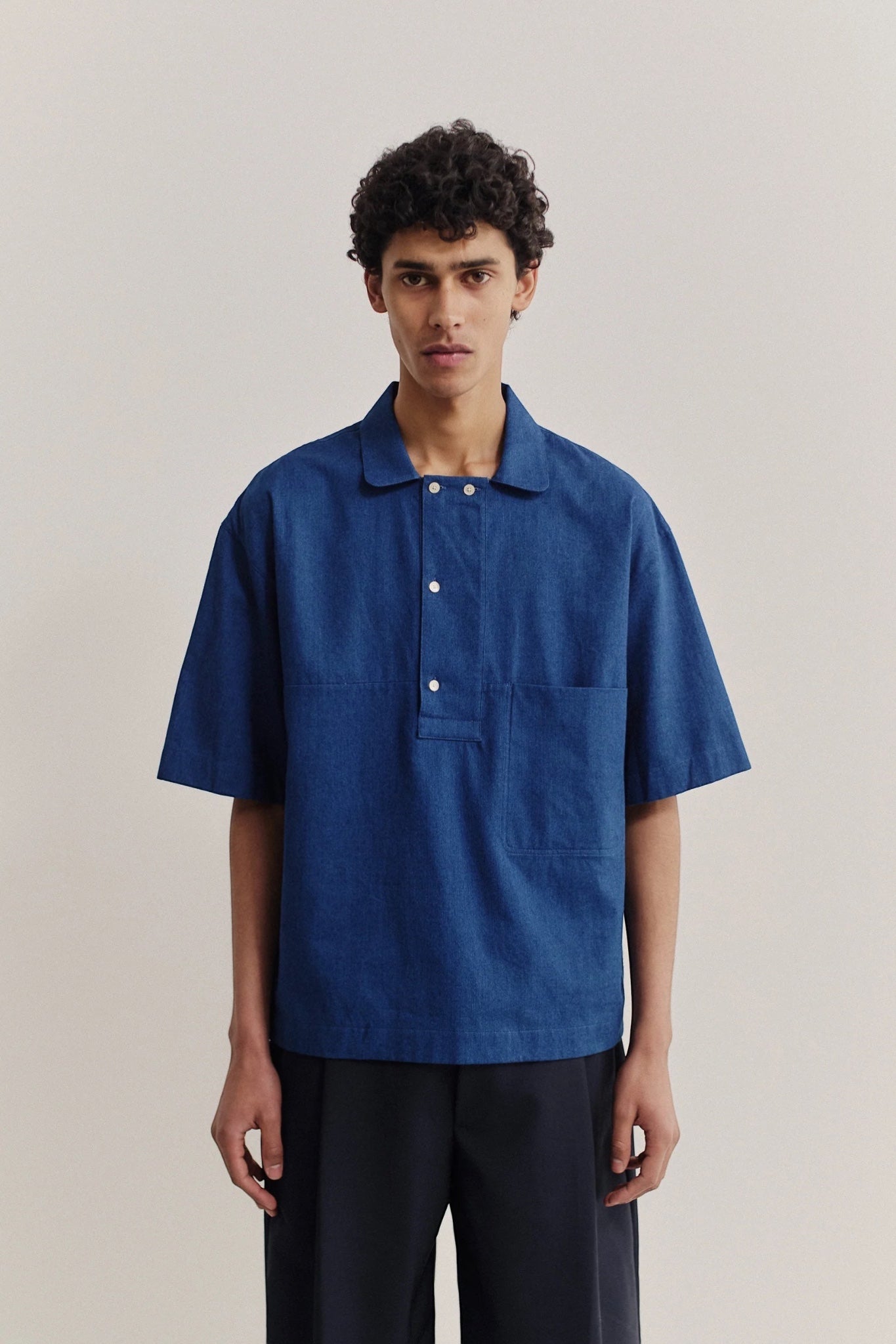 A Kind Of Guise Taita Shirt Soft Indigo | Chemise Coton Lavée Italienne