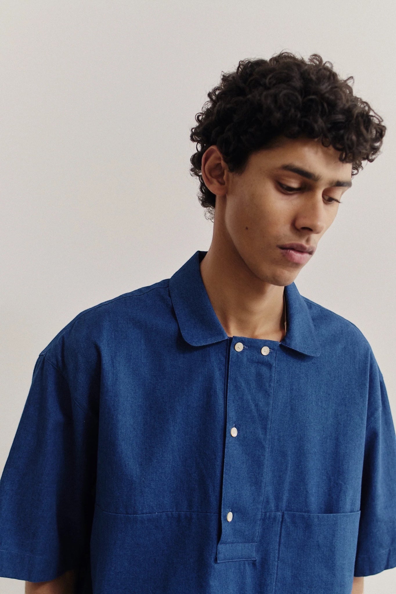 A Kind Of Guise Taita Shirt Soft Indigo | Chemise Coton Lavée Italienne