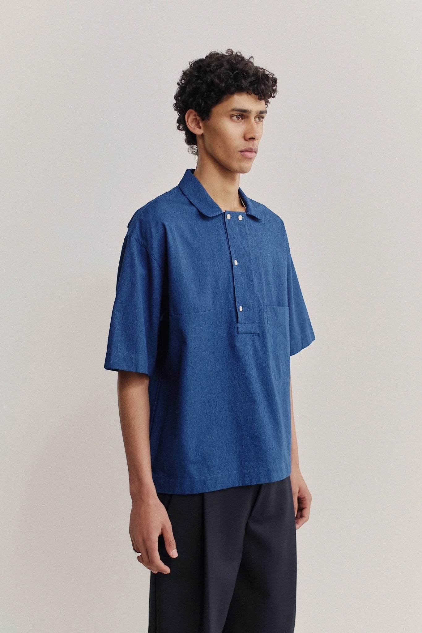 A Kind Of Guise Taita Shirt Soft Indigo | Chemise Coton Lavée Italienne