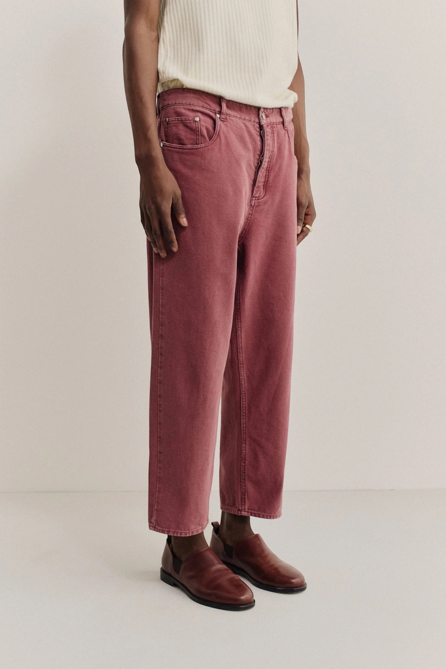 A Kind Of Guise Terek Jeans Dried Berry Denim | Jean Coton Bio Italien