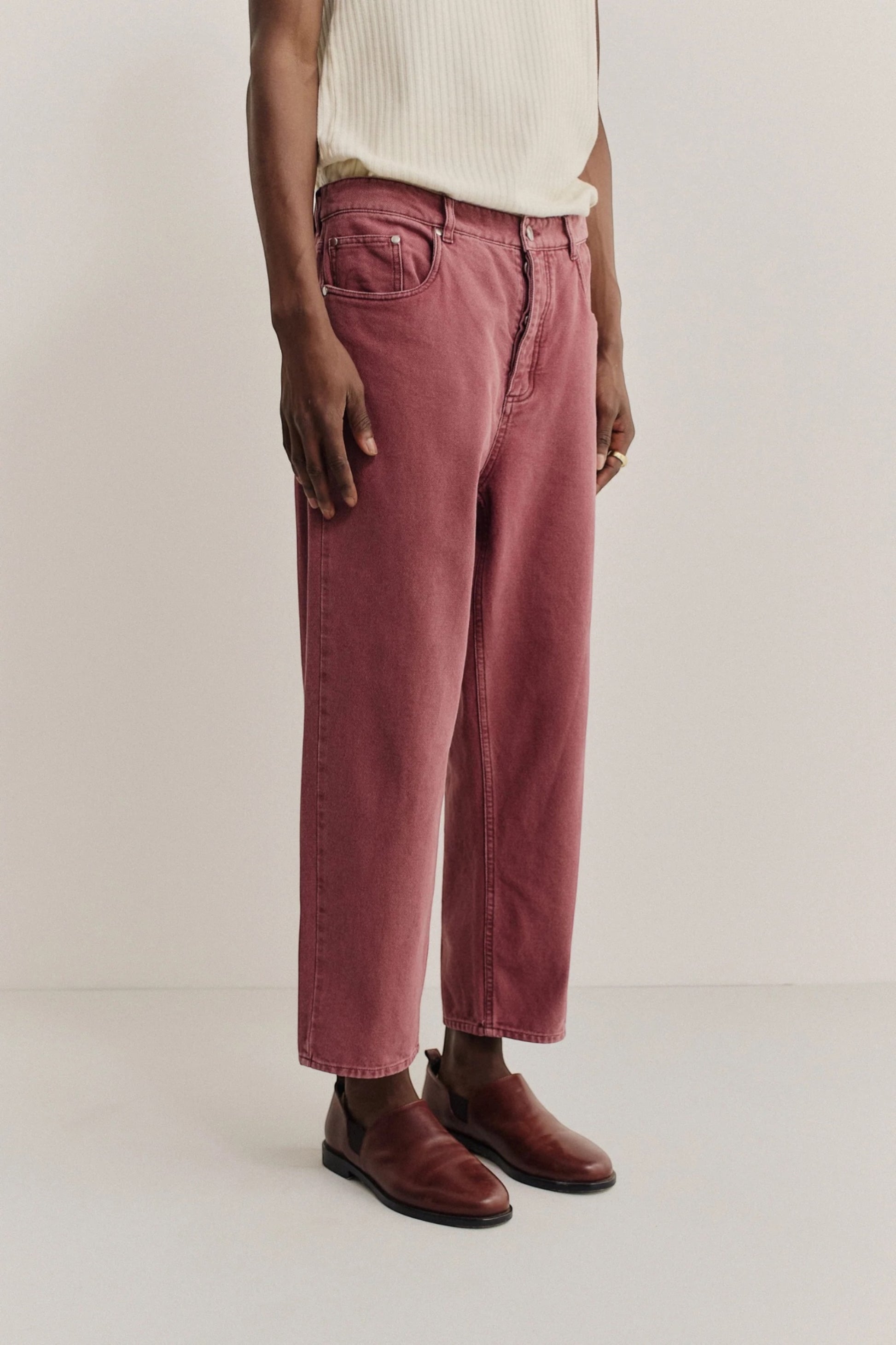 A Kind Of Guise Terek Jeans Dried Berry Denim | Jean Coton Bio Italien