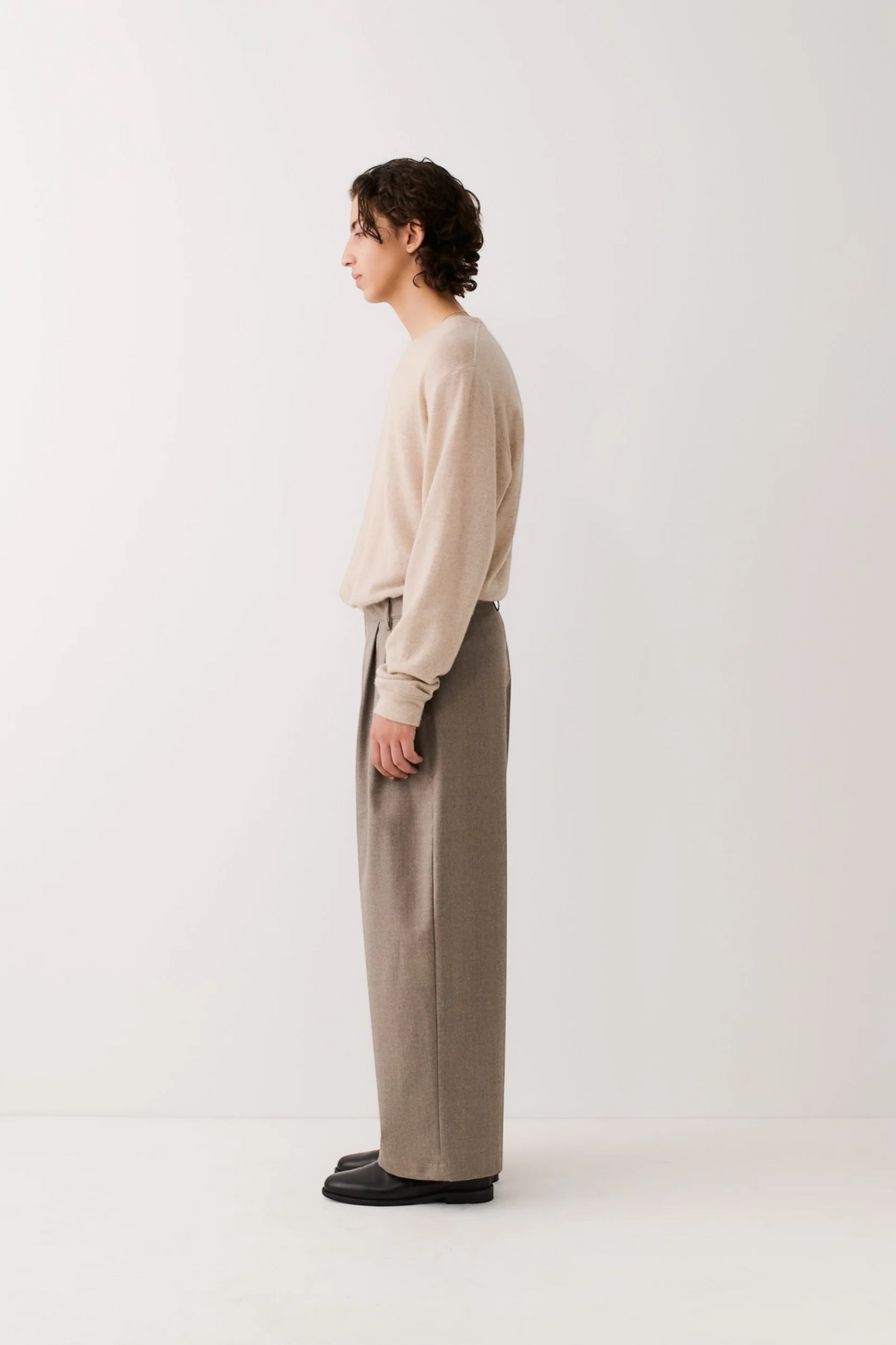 A KIND OF GUISE Yesa Trousers Field Beige | Edgar Bdx
