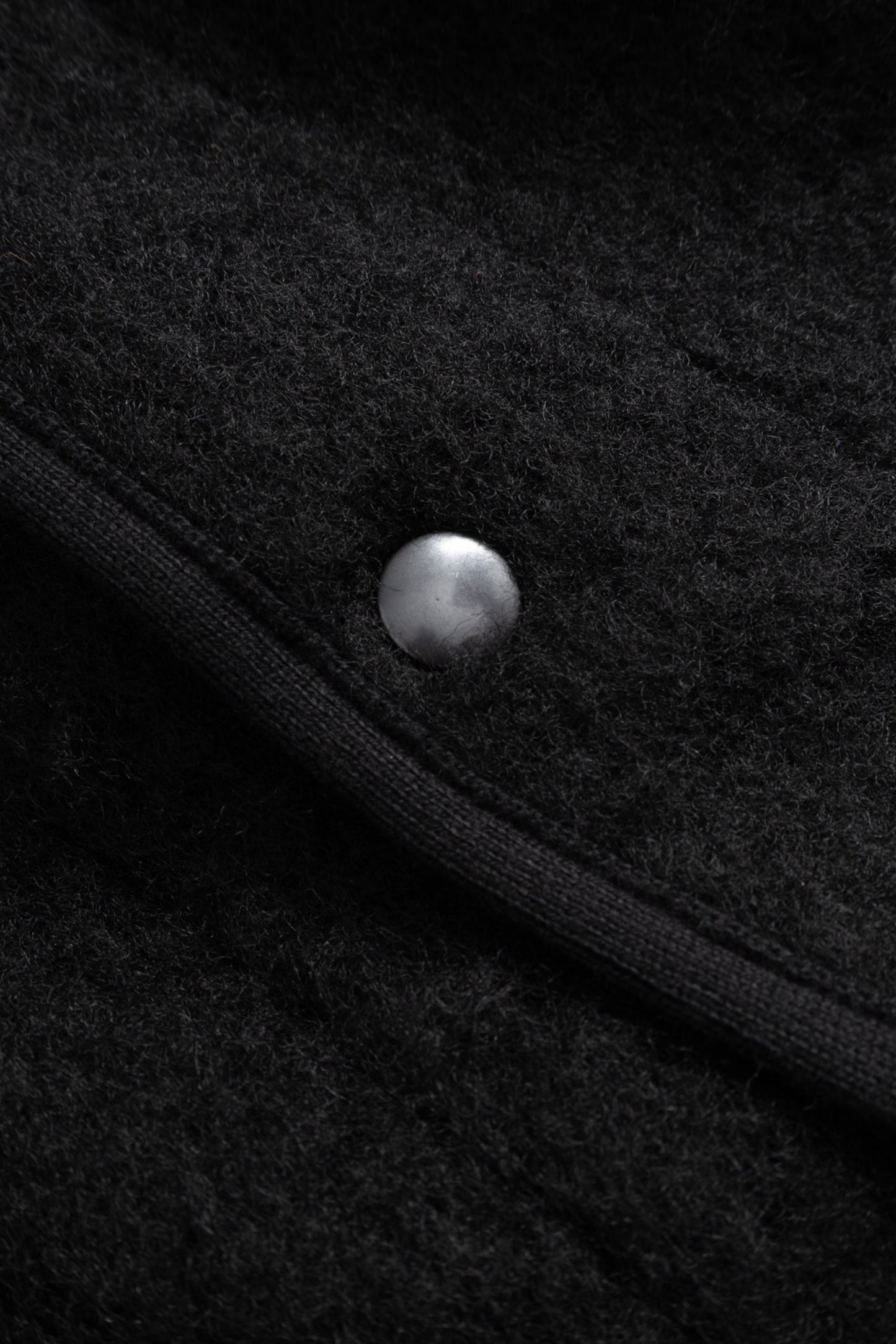 Arpenteur - Contour J (Black)