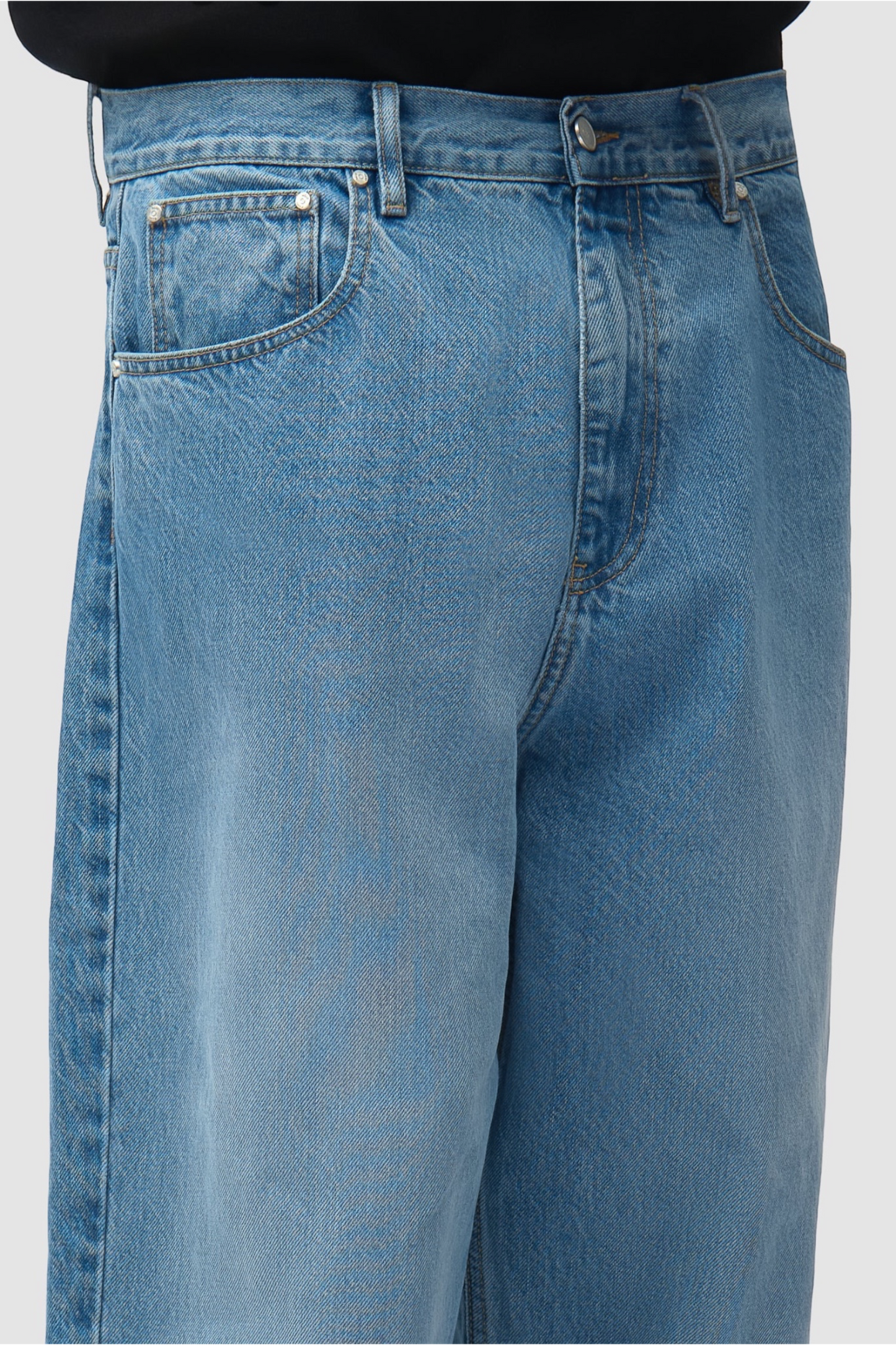 ARTE ANTWERP Ease Denim Pant Denim Bleach | Pantalon Coton Oversize | Edgar Bdx
