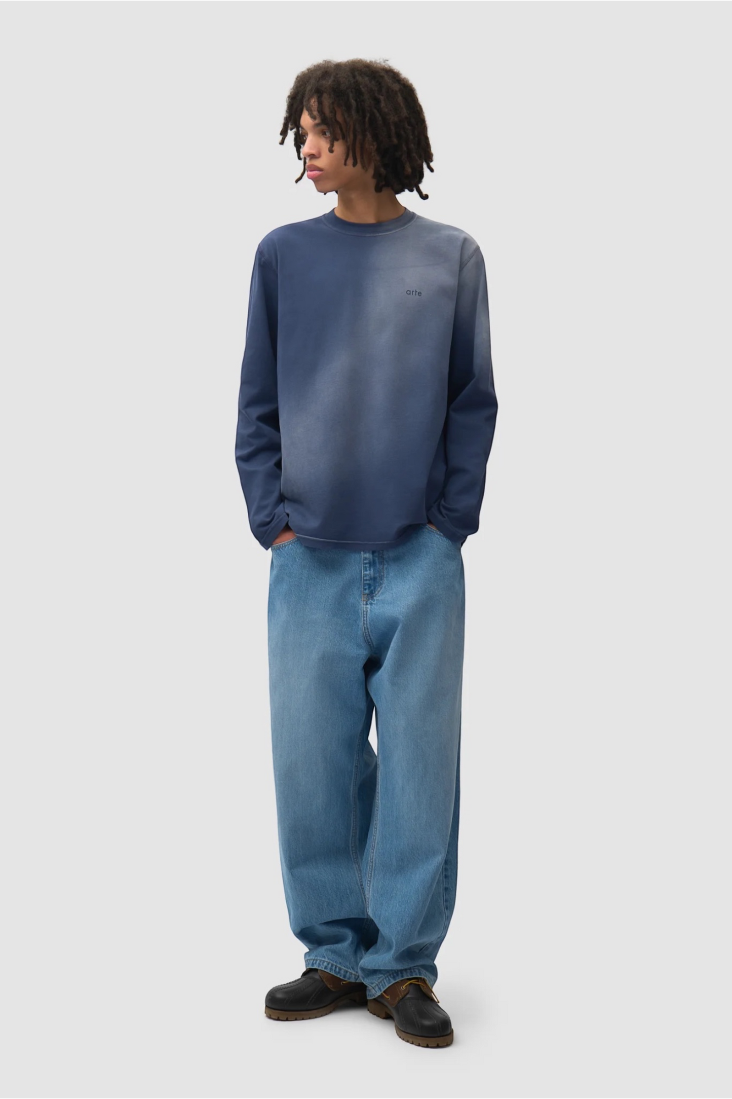 ARTE ANTWERP Stencil Sunfade Longsleeve T-Shirt Navy | T-Shirt Coton Premium | Edgar Bdx