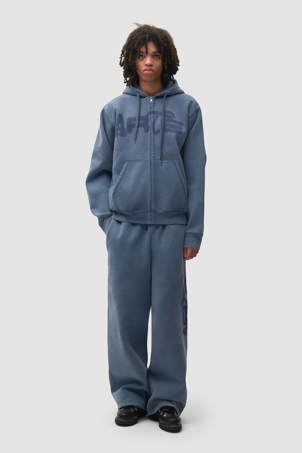 ARTE ANTWERP Stencil Sunfade Zip Hoodie Navy | Edgar Bdx