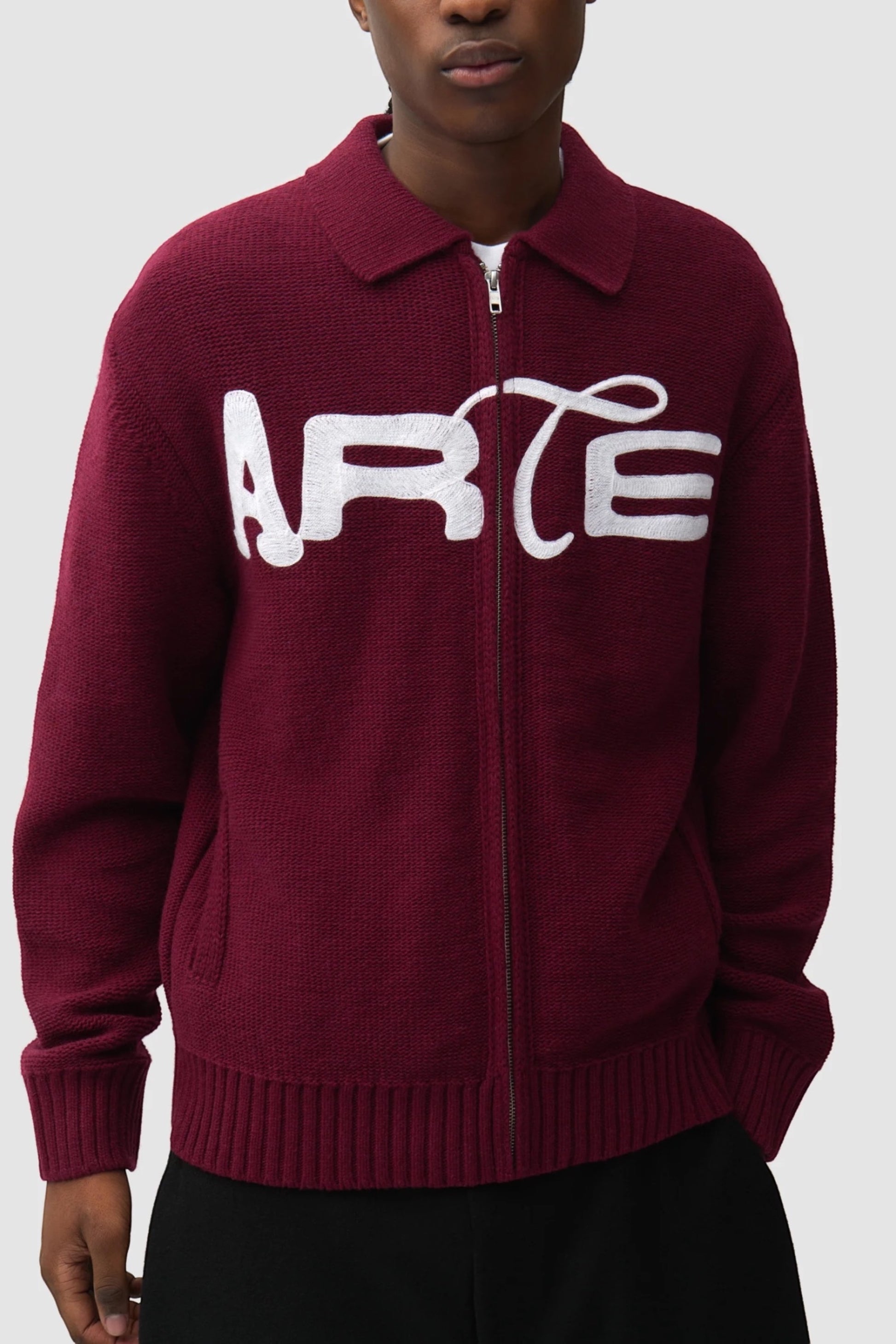 ARTE ANTWERP Stencil Zip Cardigan Bordeaux | Cardigan Laine Premium | Edgar Bdx