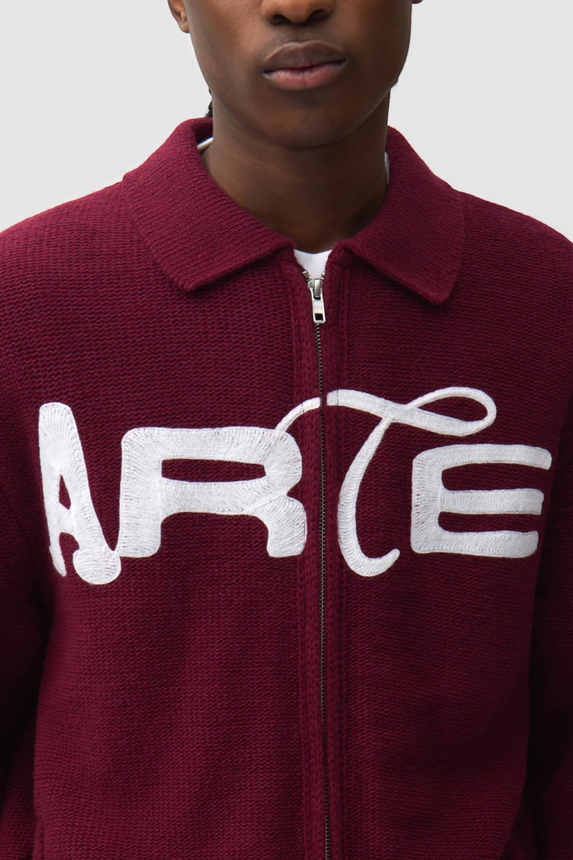ARTE ANTWERP Stencil Zip Cardigan Bordeaux | Cardigan Laine Premium | Edgar Bdx