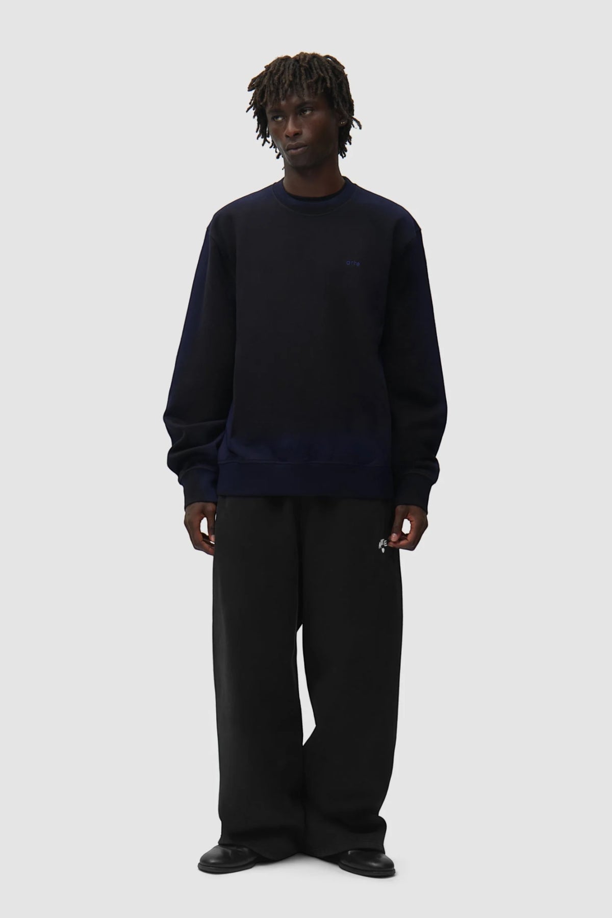 ARTE ANTWERP Sunfade Crewneck Navy Black | Edgar Bdx