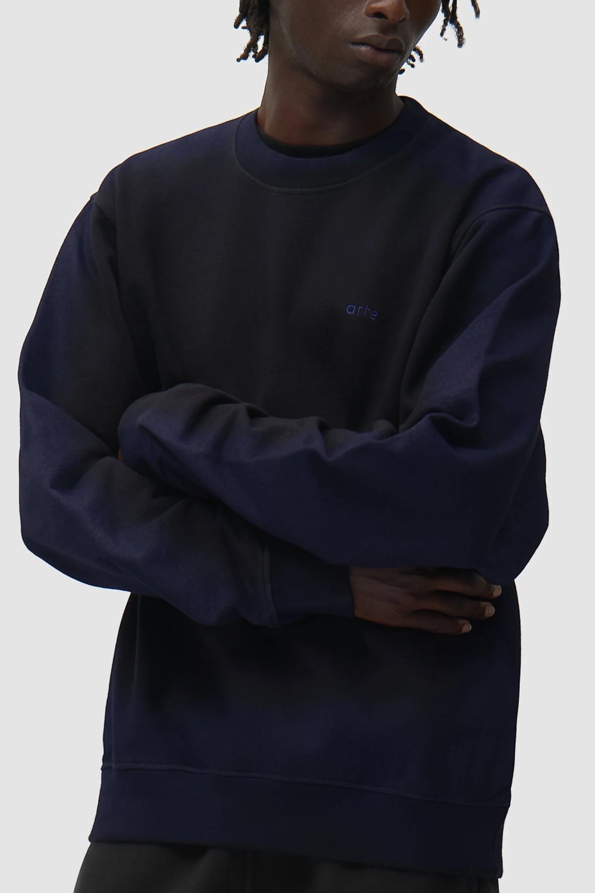 ARTE ANTWERP Sunfade Crewneck Navy Black | Edgar Bdx