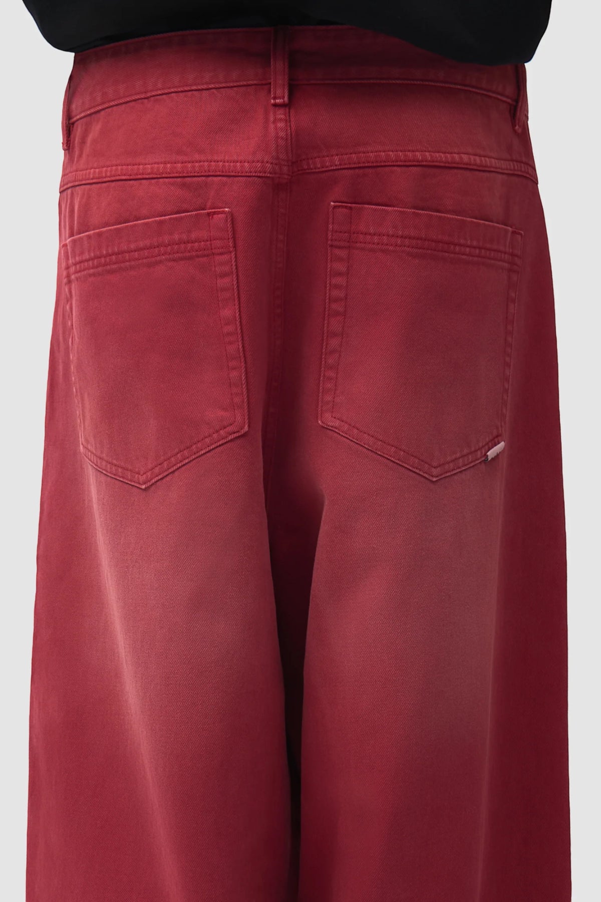 ARTE ANTWERP Washed Ease Denim Red | Edgar Bdx