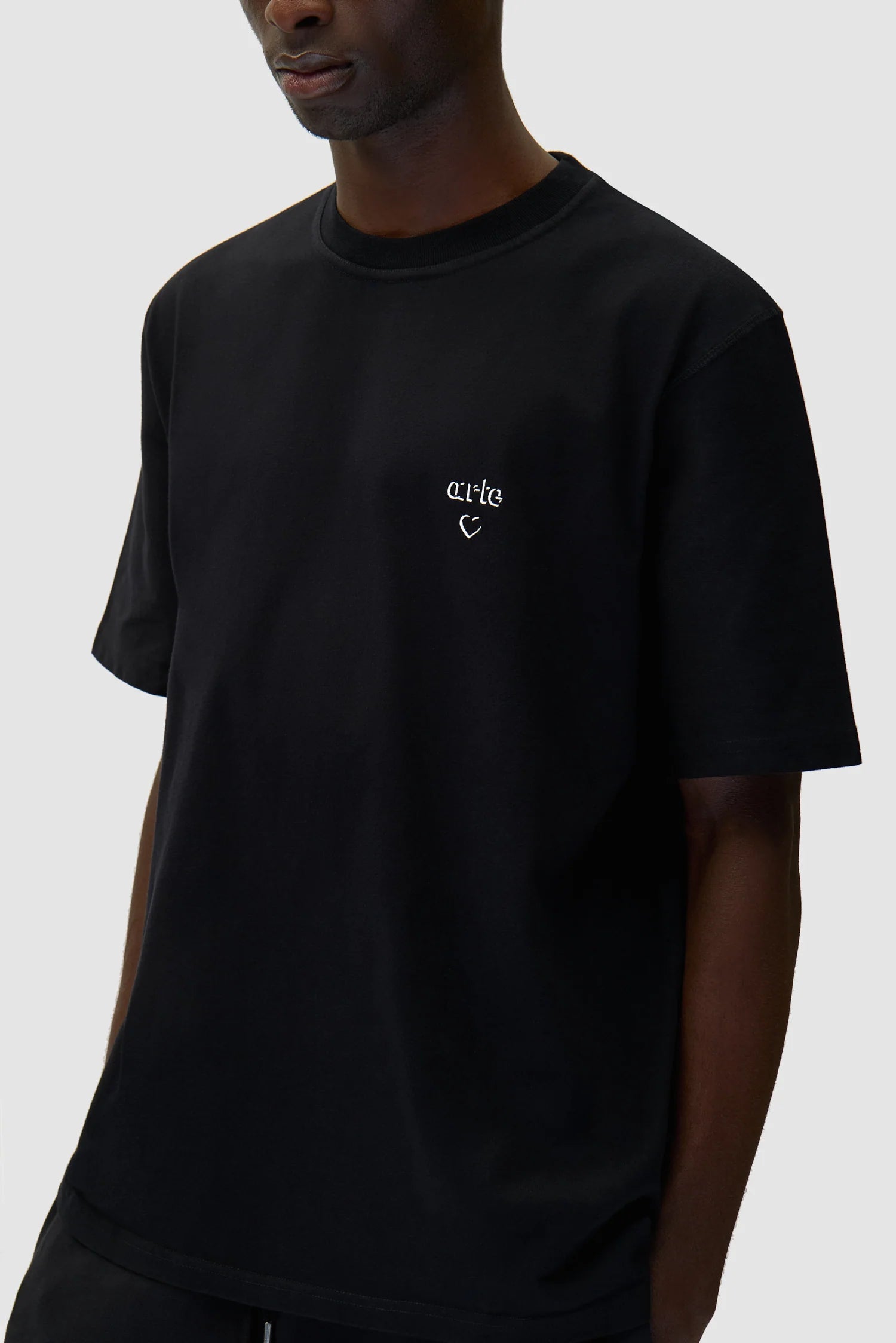 Arte - Arte Heart Logo T-Shirt (Black)
