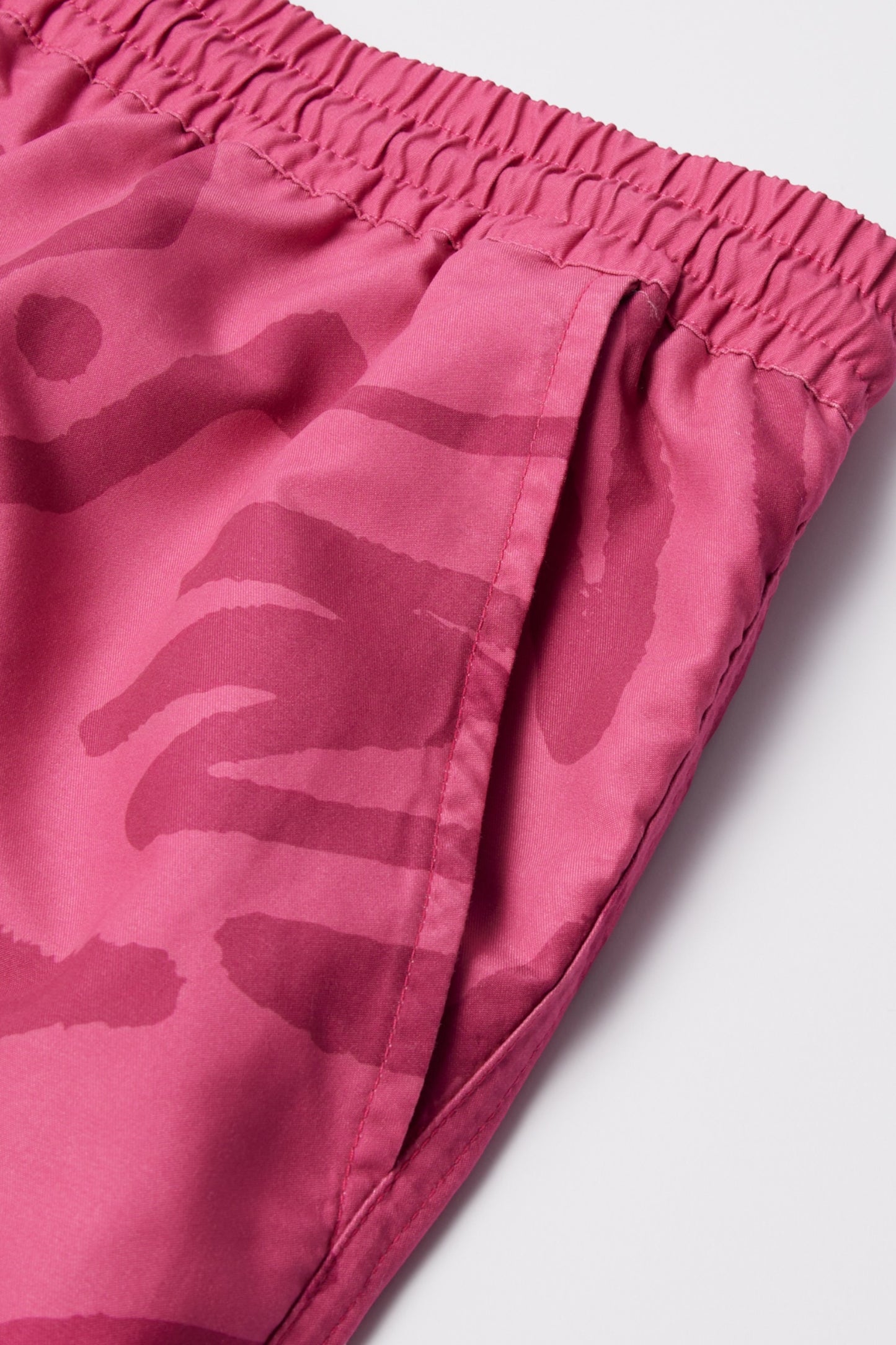 By Parra Birds Fly Free Swim Short Purple Pink | Short de Bain Imprimé | Edgar Bdx