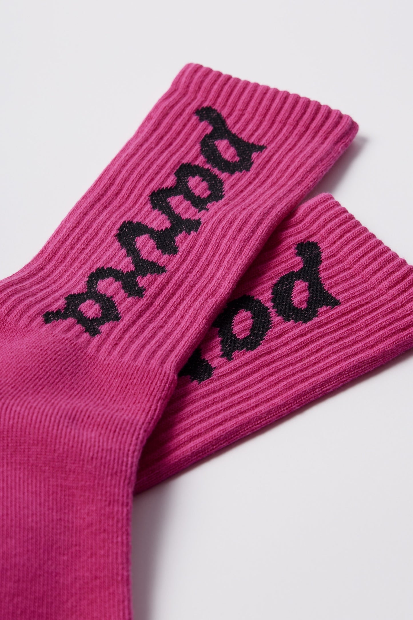 BY PARRA Lowercase Scriptlogo Crew Socks Hot Pink | Made in Japan | Edgar Bdx