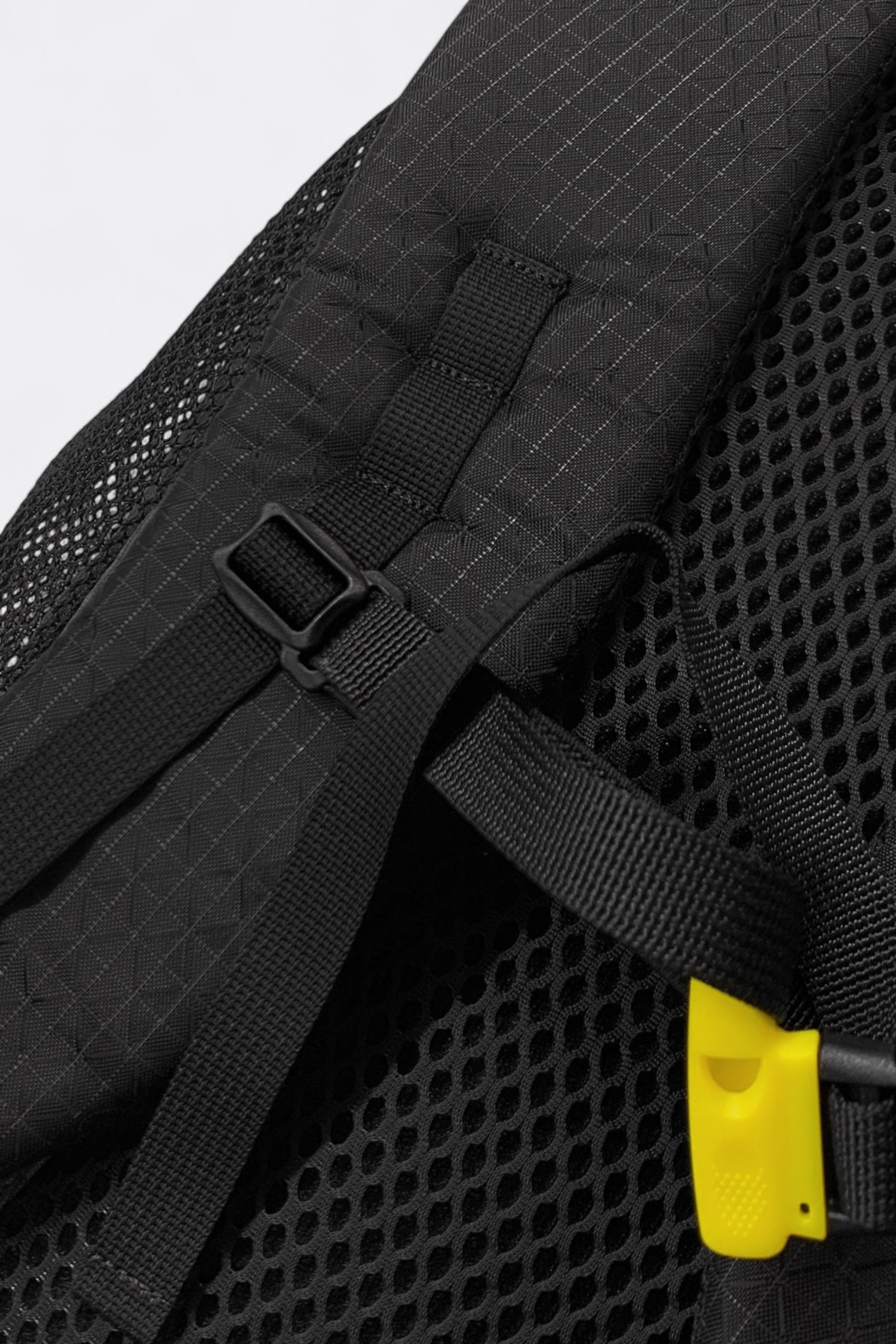 CAYL - Gaya Rolltop Grid Mesh (Grid Black)