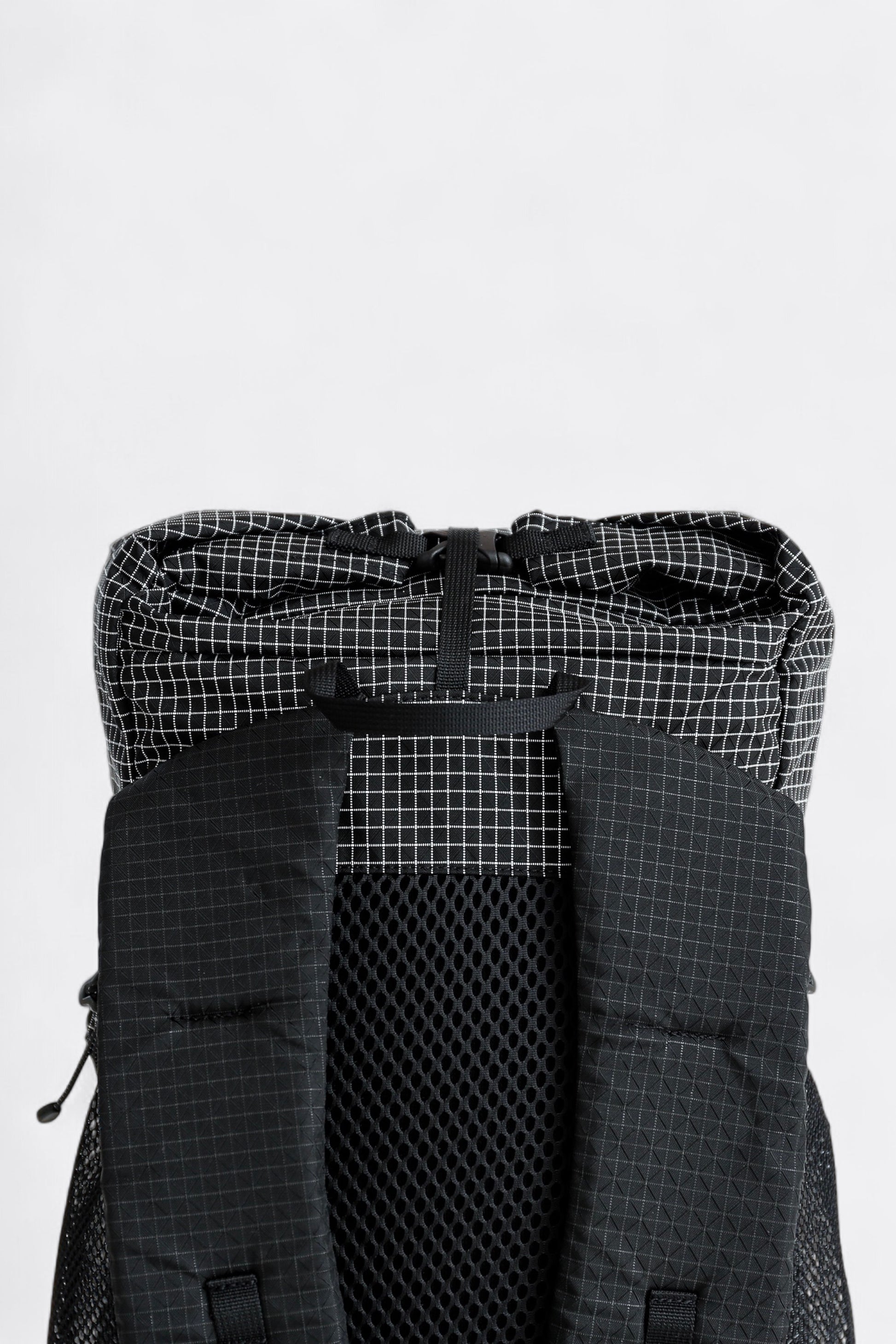 CAYL - Gaya Rolltop Grid Mesh (Grid Black)