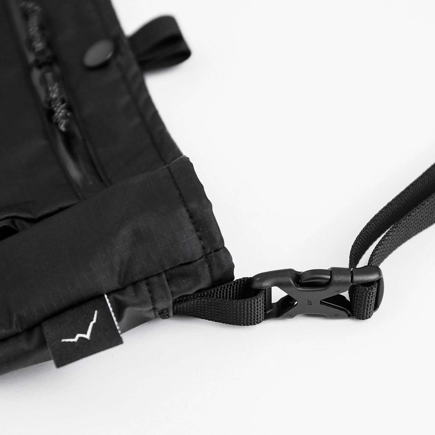 Cayl - Light Shoulder Bag (Black)