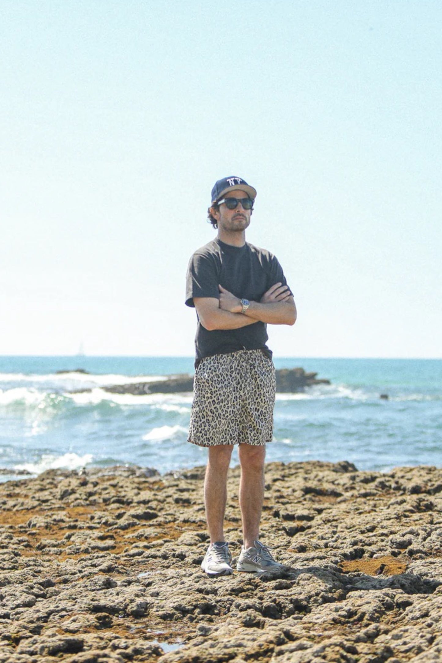 Drapeau Noir Beach Short Léopard Japonais Crème | Short Imprimé Coton Nylon | Edgar Bdx