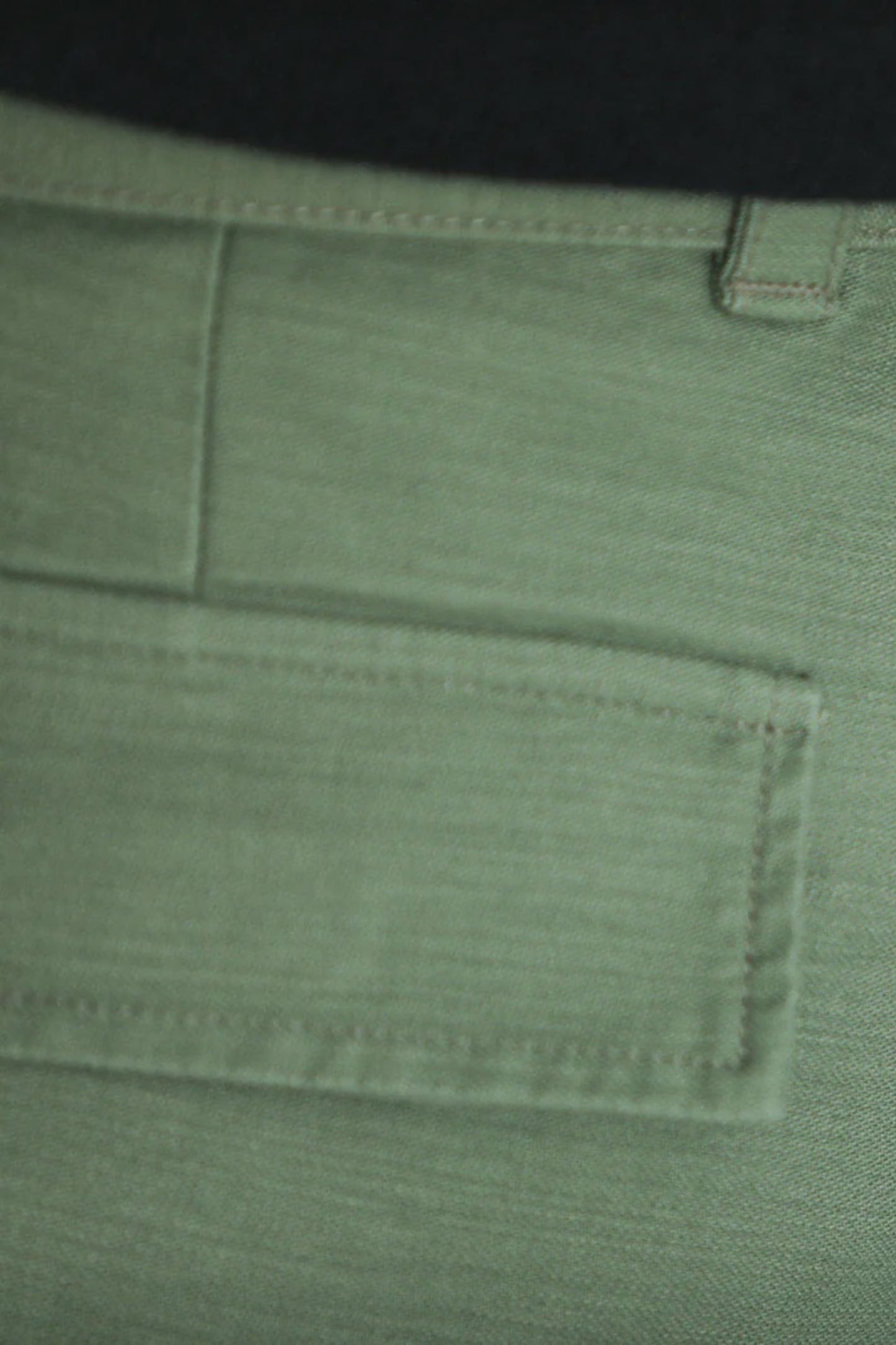 DRAPEAU NOIR Cargo Comfort Fit Pants Japanese Sateen Khaki | Pantalon Premium | Edgar Bdx