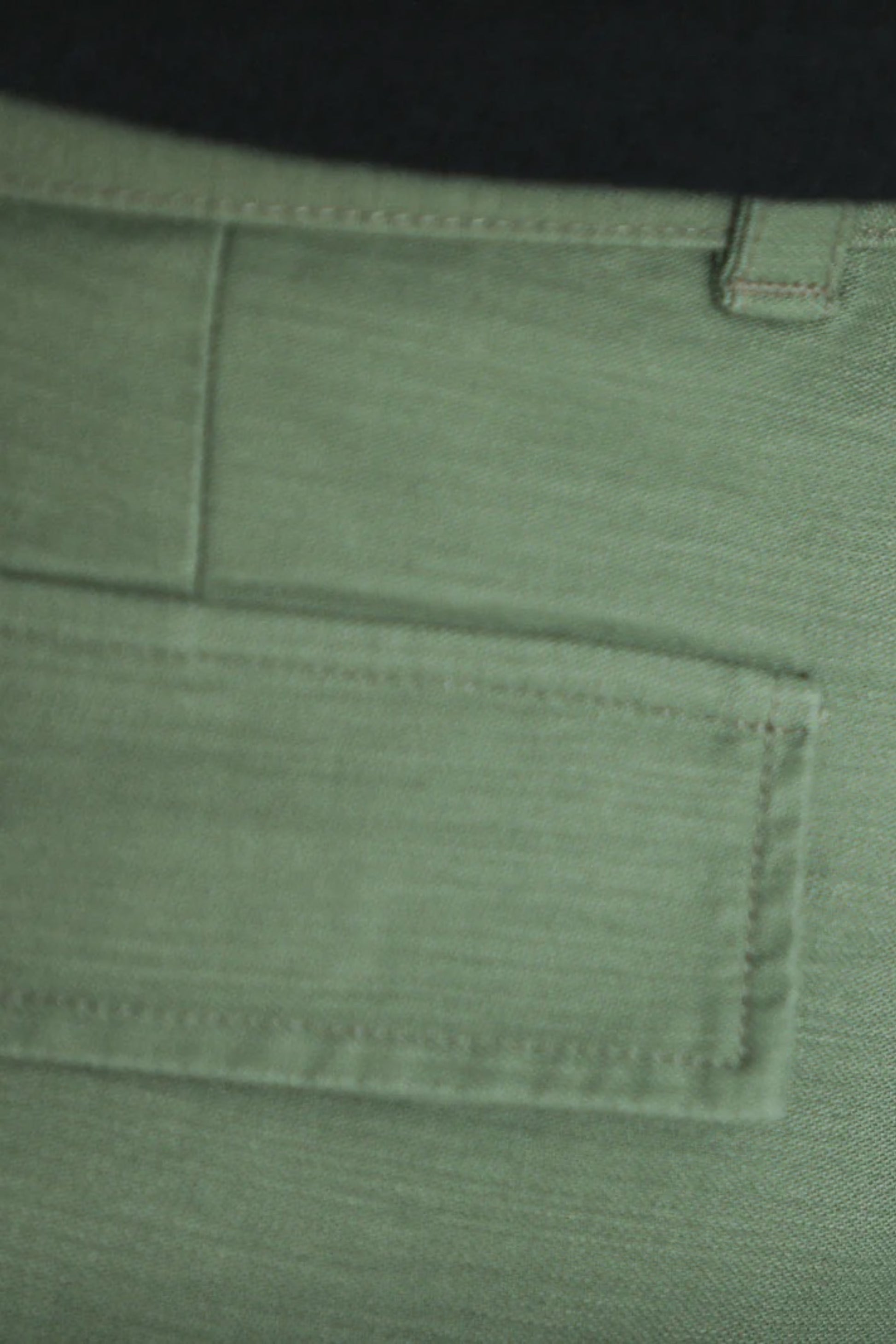 DRAPEAU NOIR Cargo Comfort Fit Pants Japanese Sateen Khaki | Pantalon Premium | Edgar Bdx