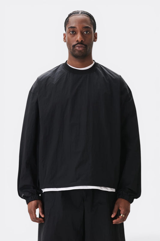 Estudio Niksen Back-Vent Nylon Crewneck Black | Pull Nylon Fente Dos YKK | Edgar Bdx