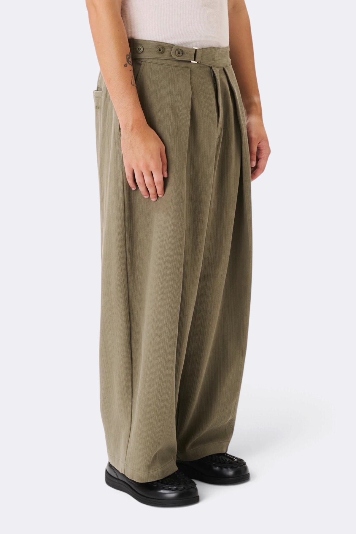 ESTUDIO NIKSEN Big-Fold Balloon Pants Khaki | Edgar Bdx