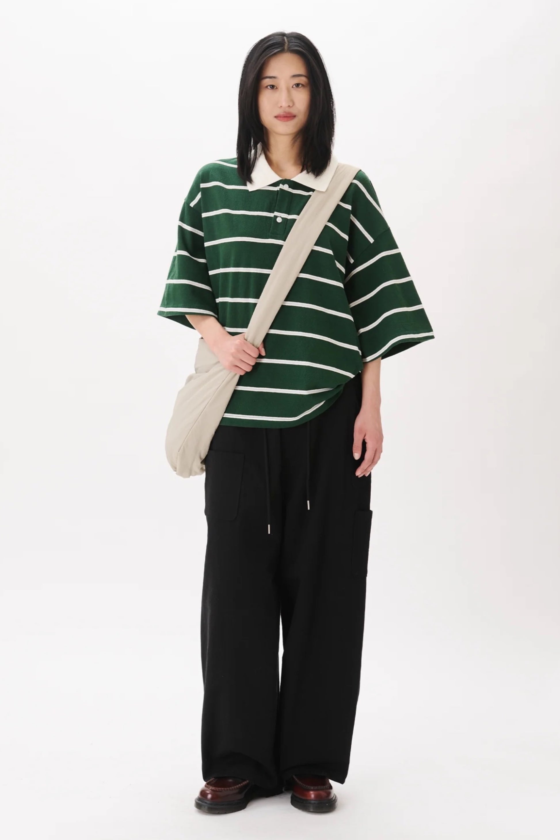 Estudio Niksen Boxy Jersey Polo Green | Polo Coton Col Contrasté Corée | Edgar Bdx