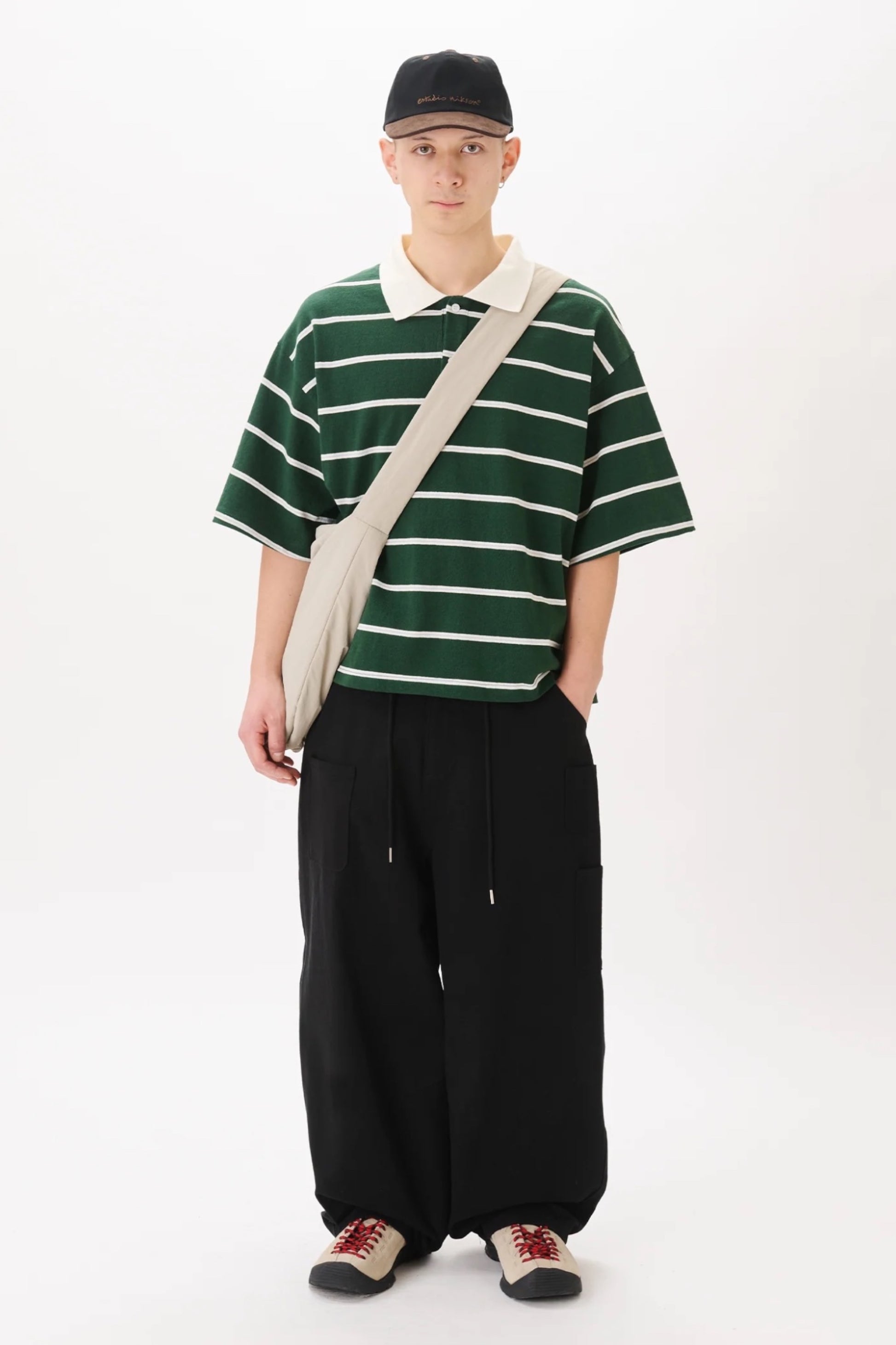 Estudio Niksen Boxy Jersey Polo Green | Polo Coton Col Contrasté Corée | Edgar Bdx