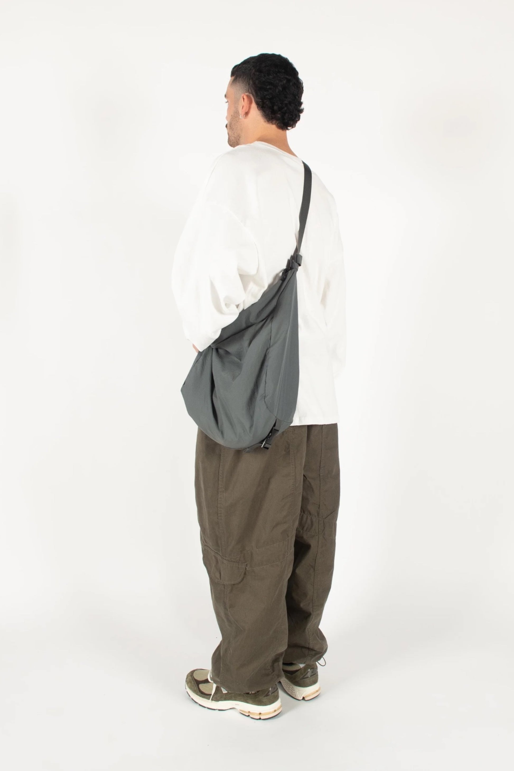 Estudio Niksen Crossbody City Bag Grey | Sac Nylon Résistant Eau Multiport Corée | Edgar Bdx