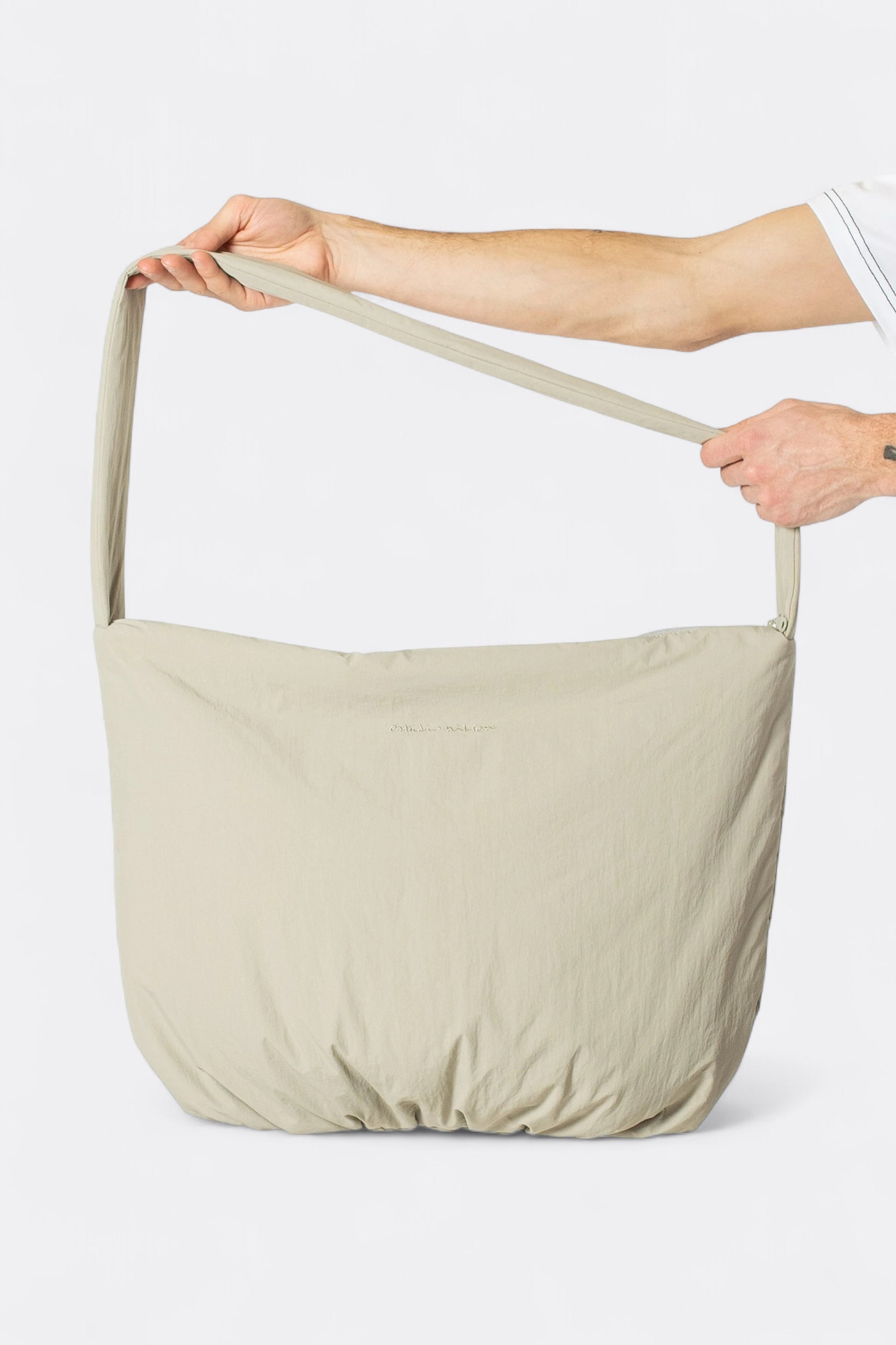 Estudio Niksen - Crossbody Padded Bag (Grey)