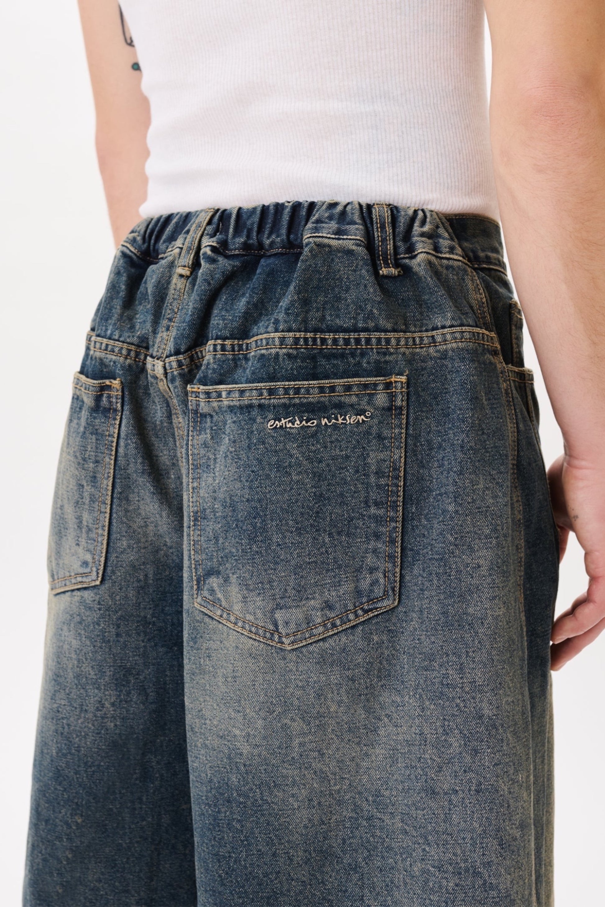 Estudio Niksen Half-Dart Denim Short Dark Blue | Short Denim Coton Corée | Edgar Bdx