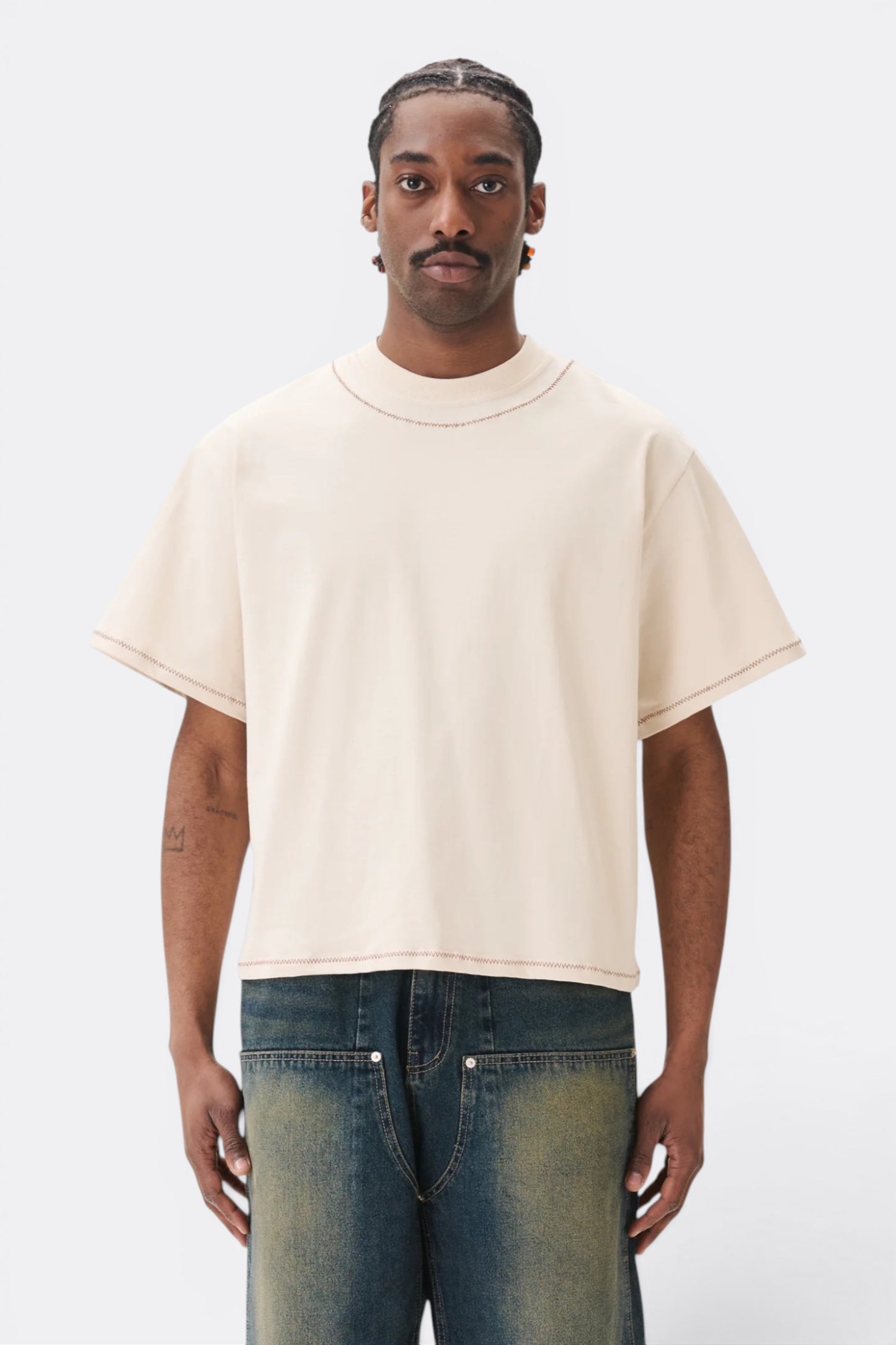 Estudio Niksen Hand-Embroidered Cropped Tee Beige | T-Shirt Brodé Main Corée | Edgar Bdx