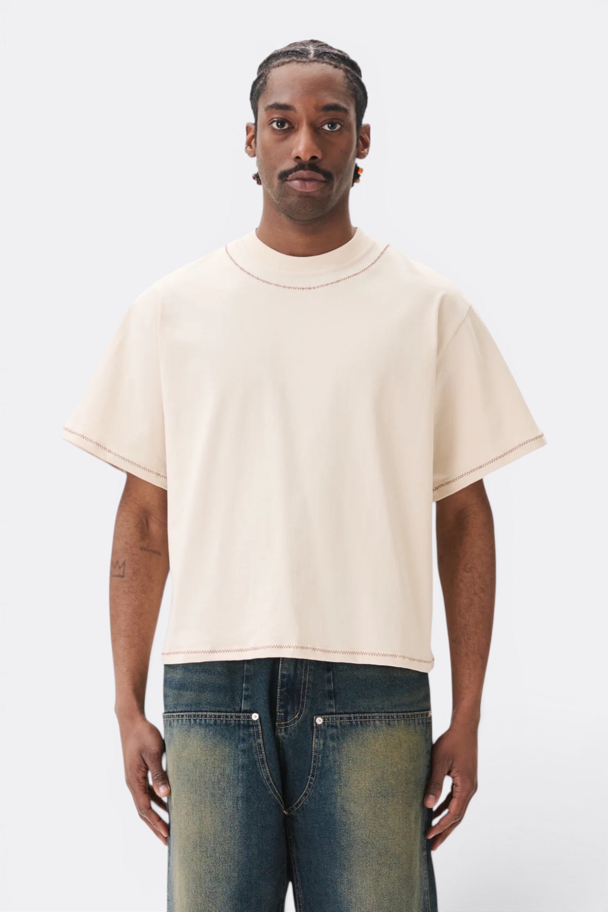 Estudio Niksen Hand-Embroidered Cropped Tee Beige | T-Shirt Brodé Main Corée | Edgar Bdx