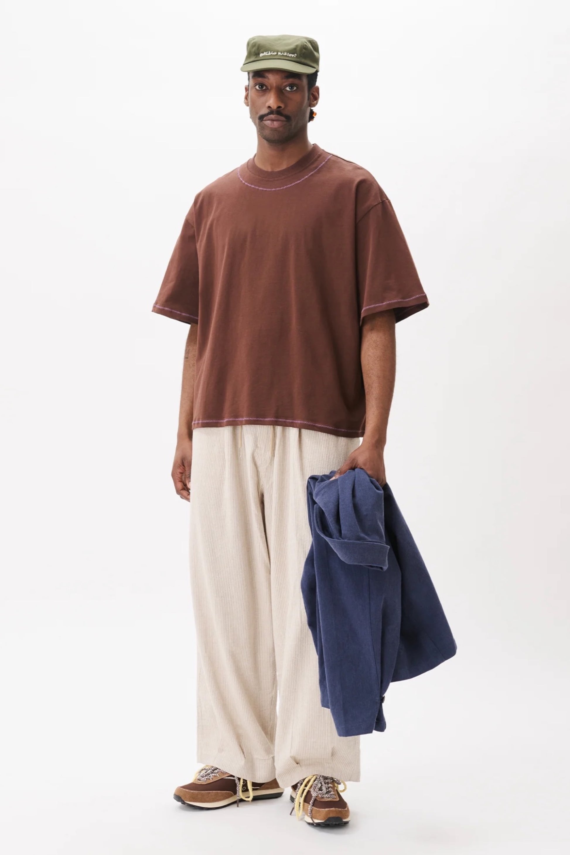 Estudio Niksen Hand-Embroidered Cropped Tee Brown | T-Shirt Brodé Main Corée | Edgar Bdx