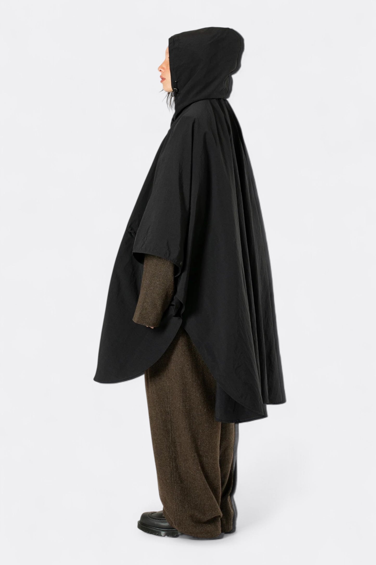 Estudio Niksen - Niksen Storm Poncho (Black)